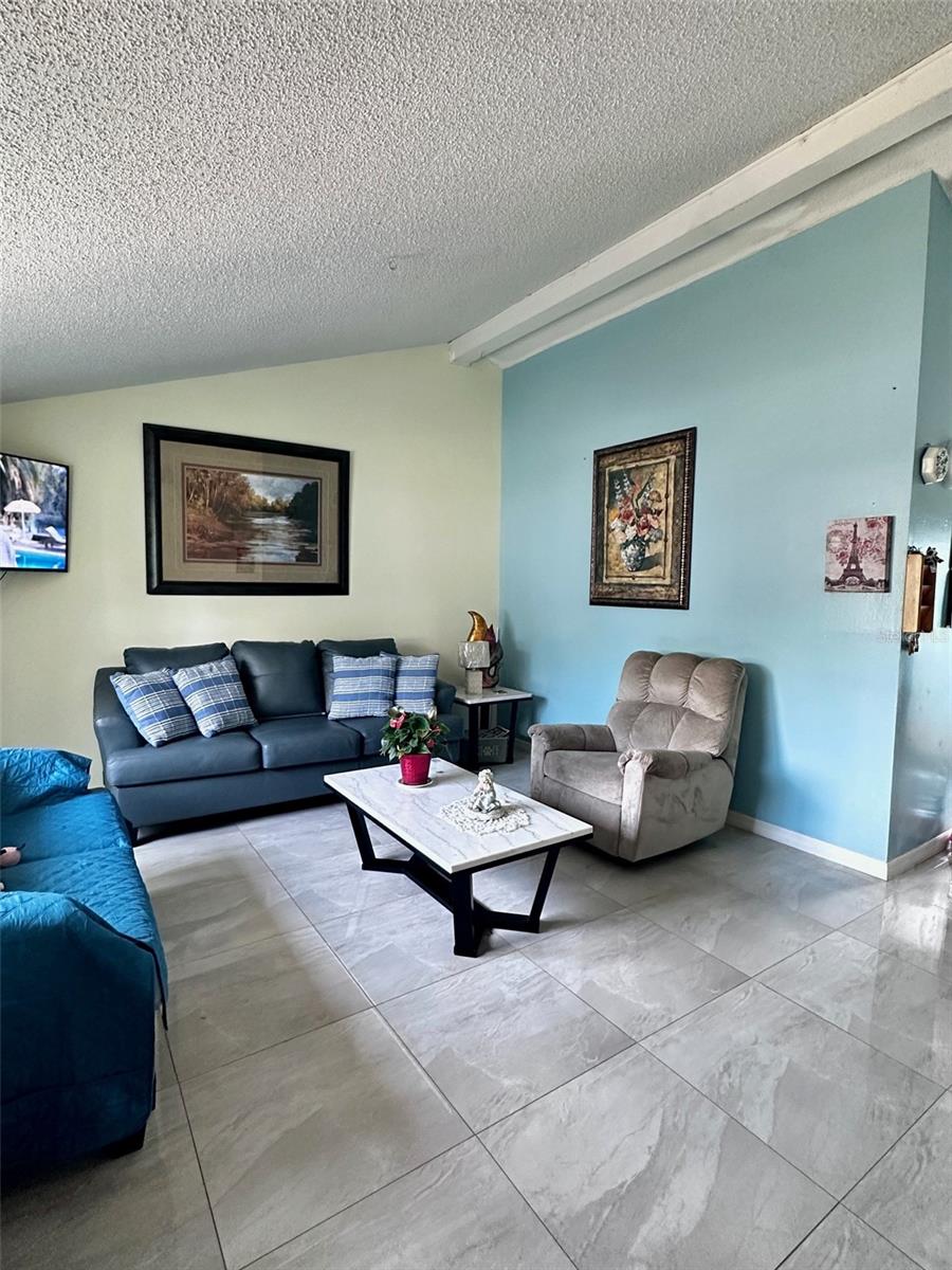 Image 6 of 13 For 10116 Wheatley Hills Court