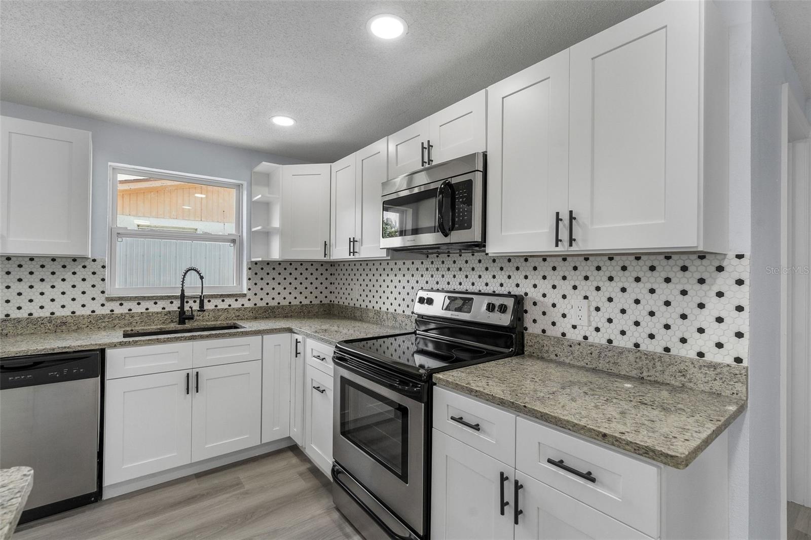 Image 5 of 19 For 10128 Cherry Creek Lane
