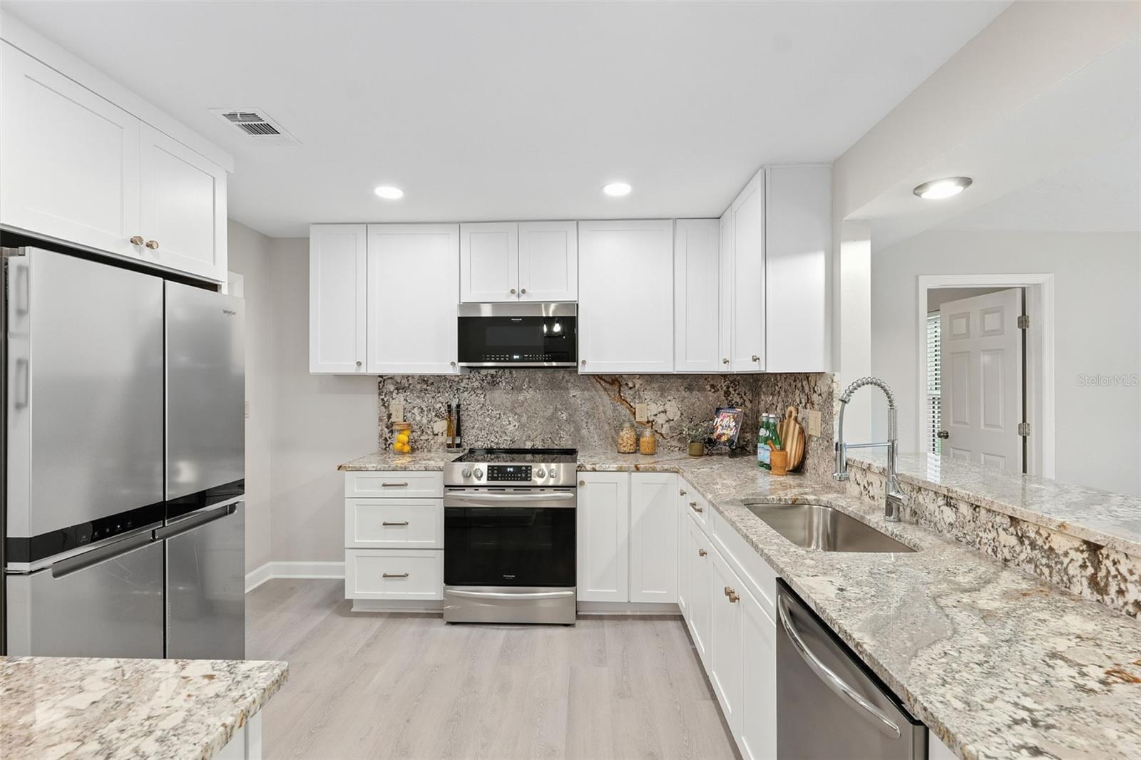 Image 11 of 46 For 13951 87th Avenue