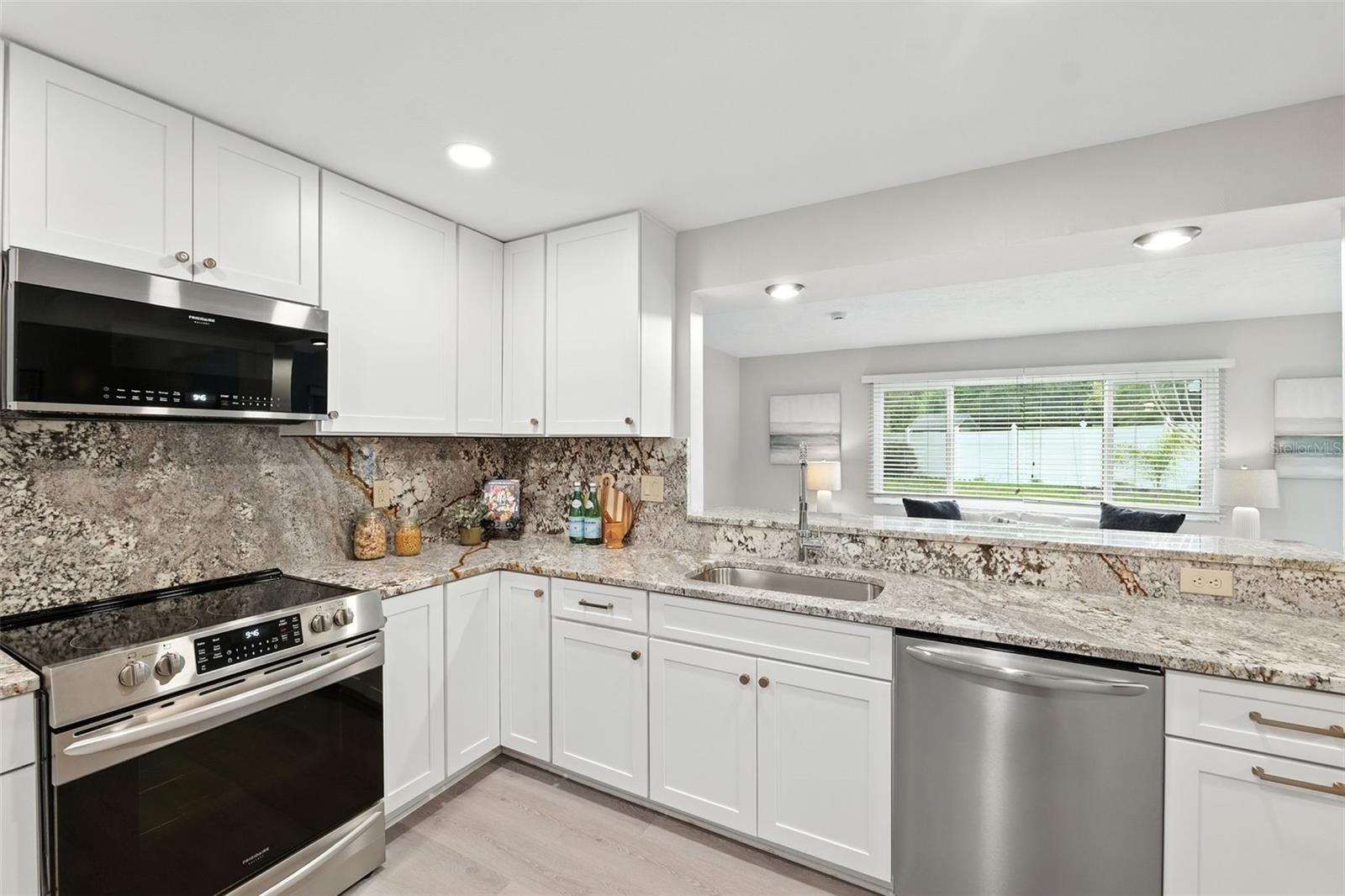 Image 12 of 46 For 13951 87th Avenue