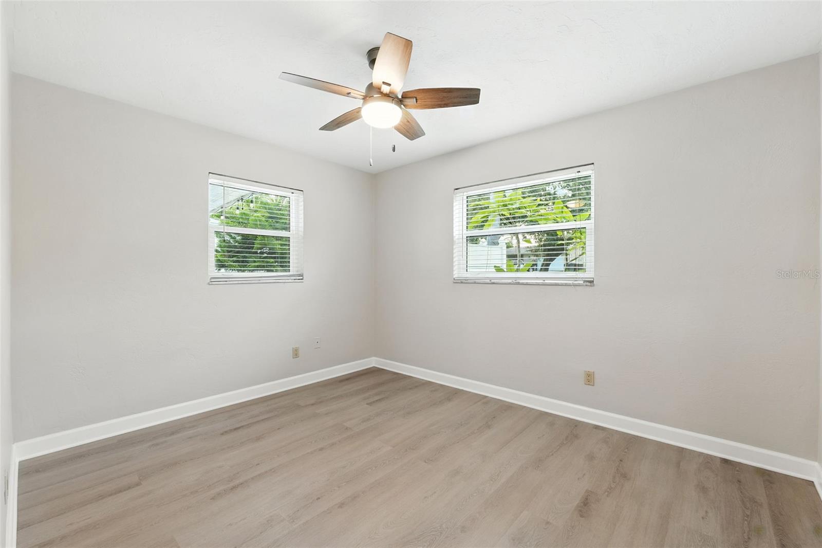 Image 33 of 46 For 13951 87th Avenue