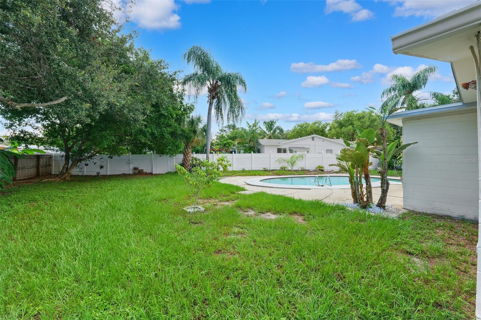 Image 37 of 46 For 13951 87th Avenue