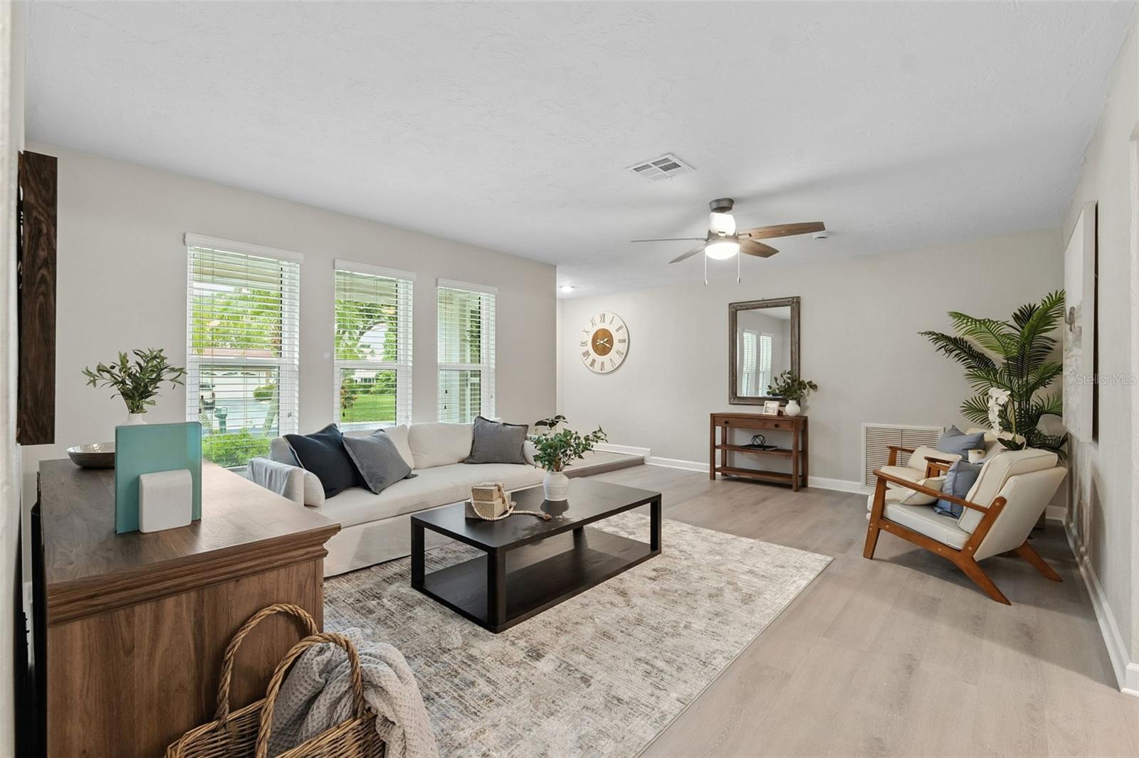 Image 7 of 46 For 13951 87th Avenue