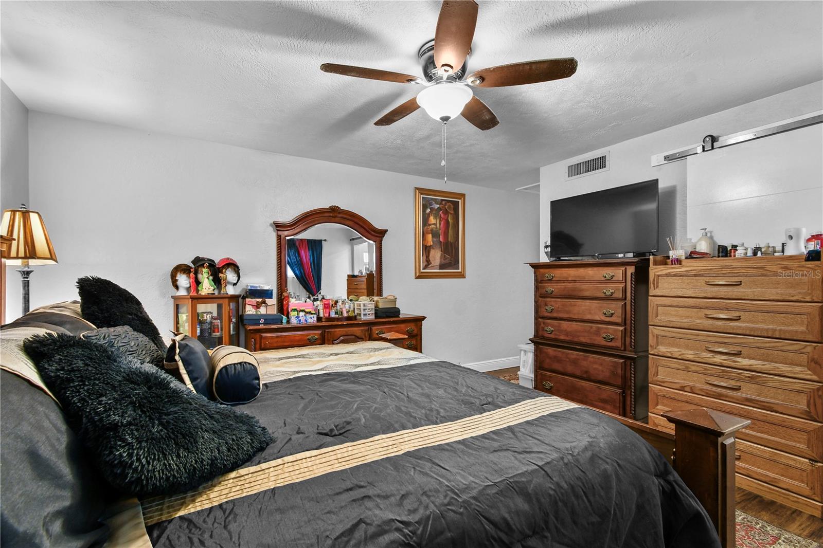 Image 16 of 60 For 5999 Grove Street S