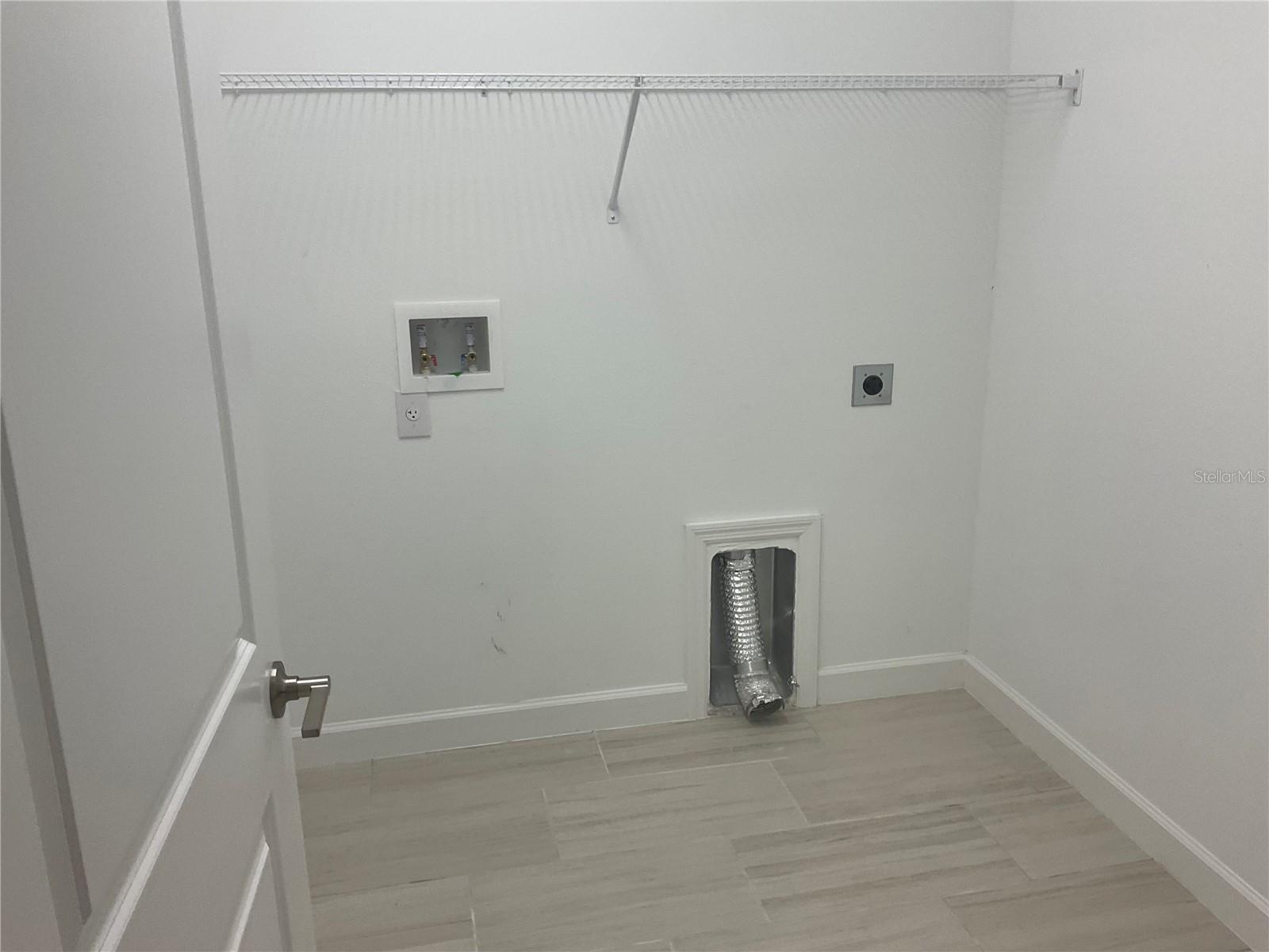 Image 14 of 16 For 1741 142 Terrace E