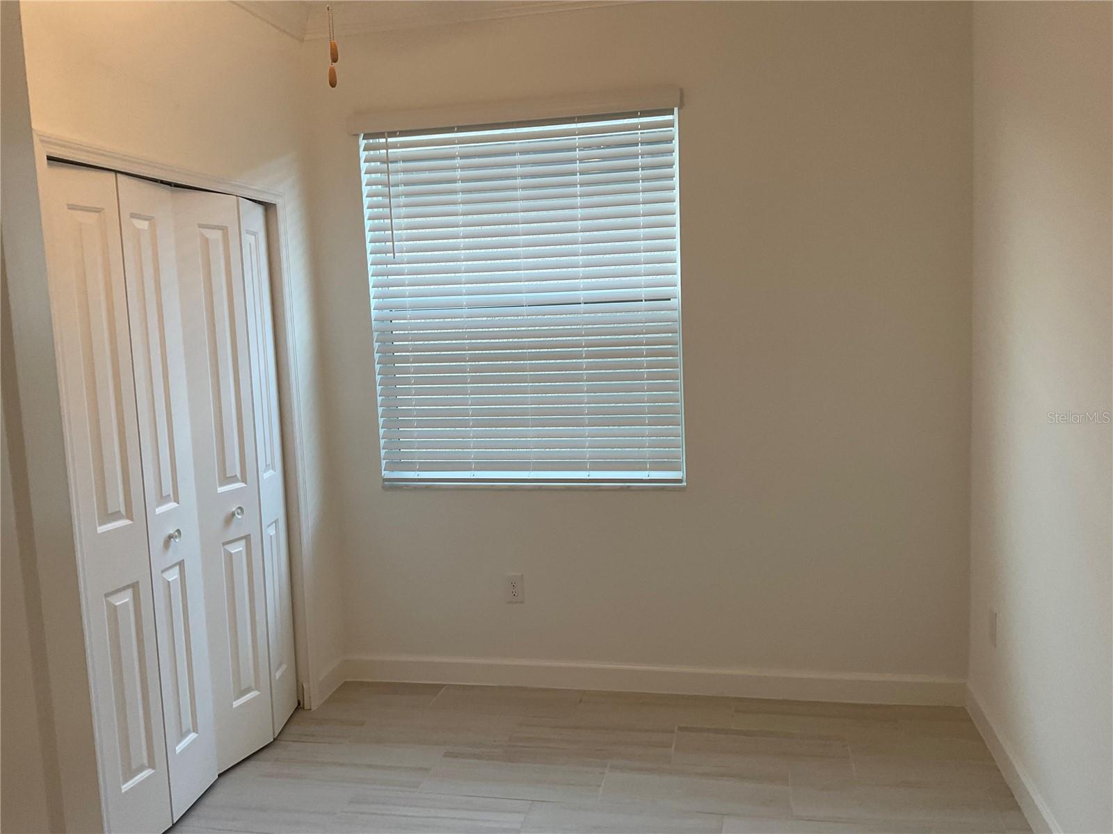 Image 6 of 16 For 1741 142 Terrace E