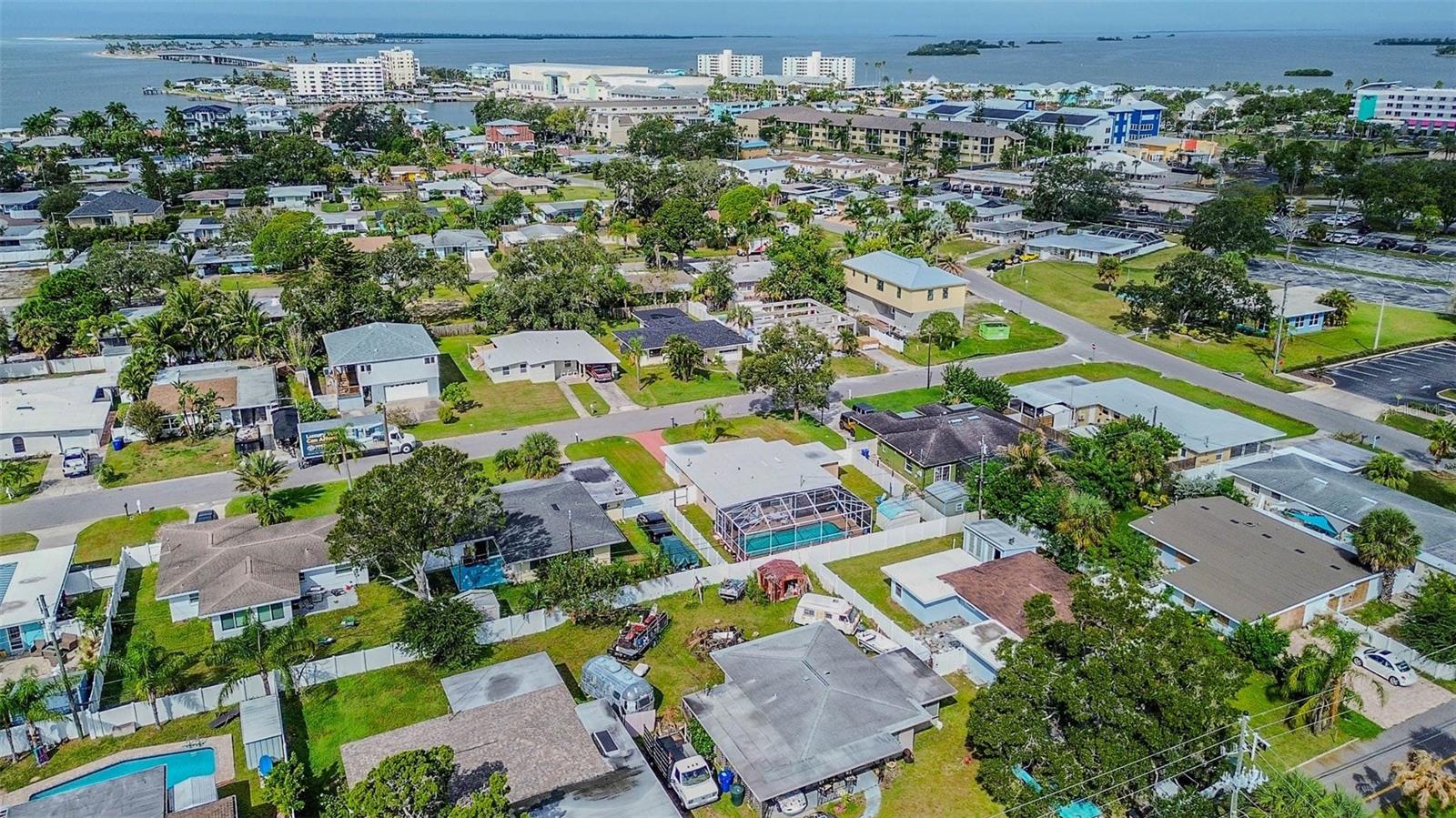 Image 35 of 40 For 2484 Bayshore Boulevard