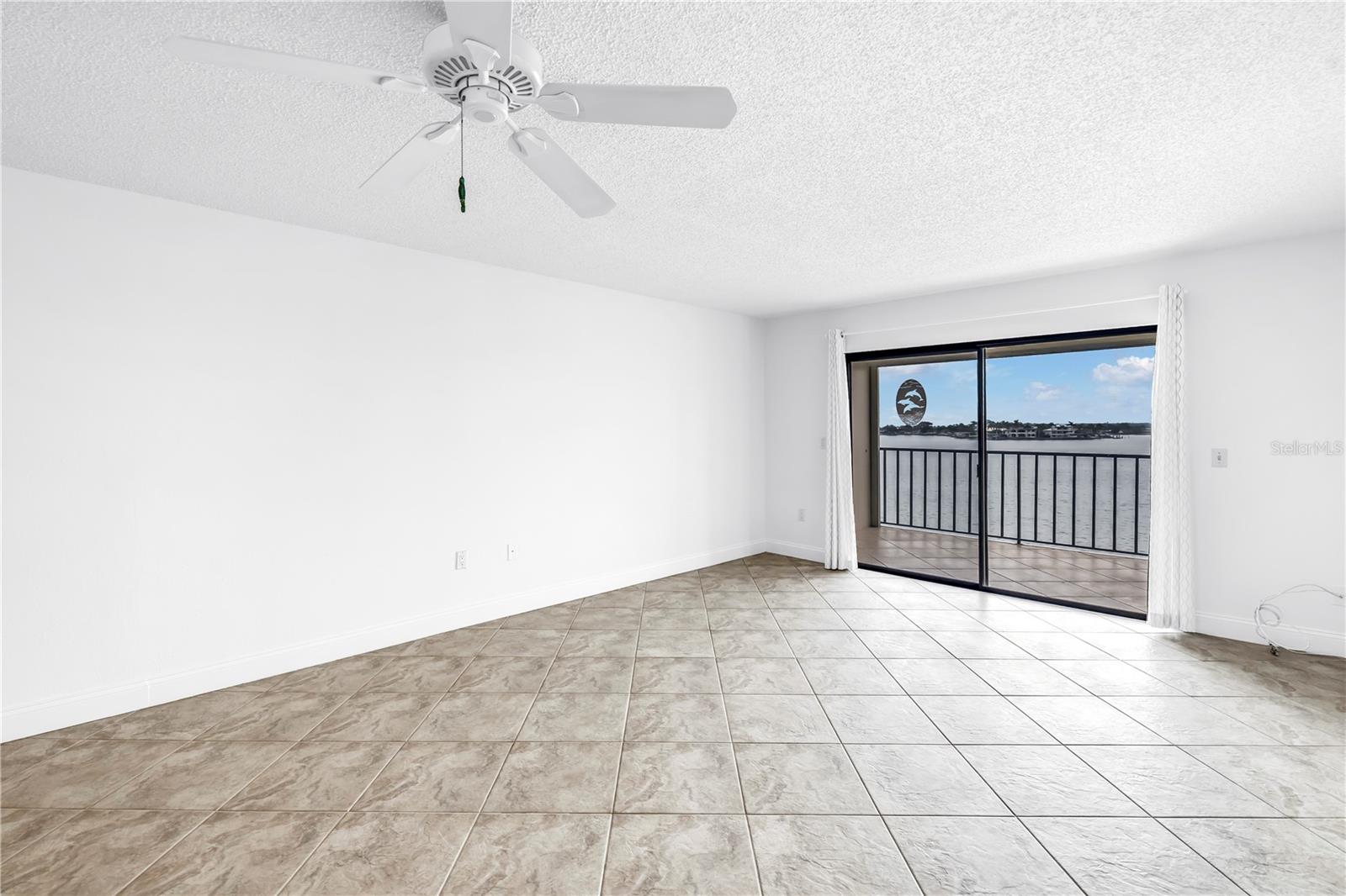 Image 9 of 44 For 7700 Sun Island Drive S 401