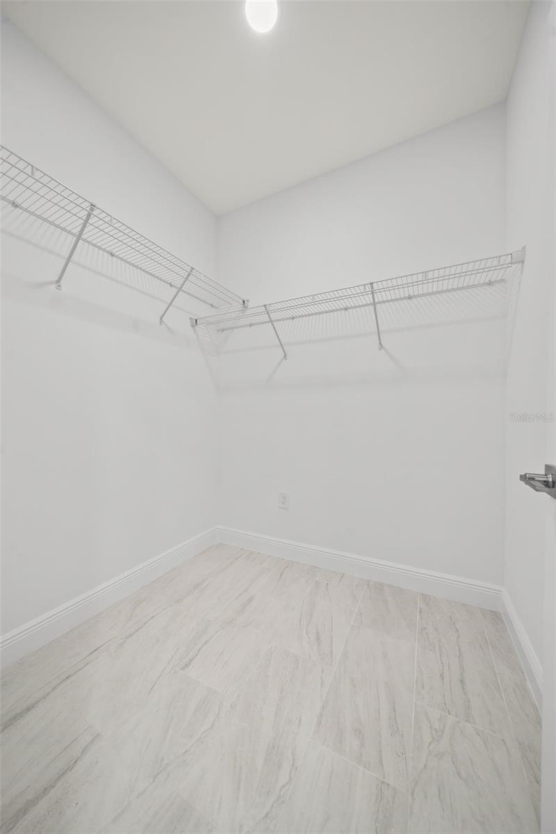 Image 21 of 24 For 3350 Nancy Street W