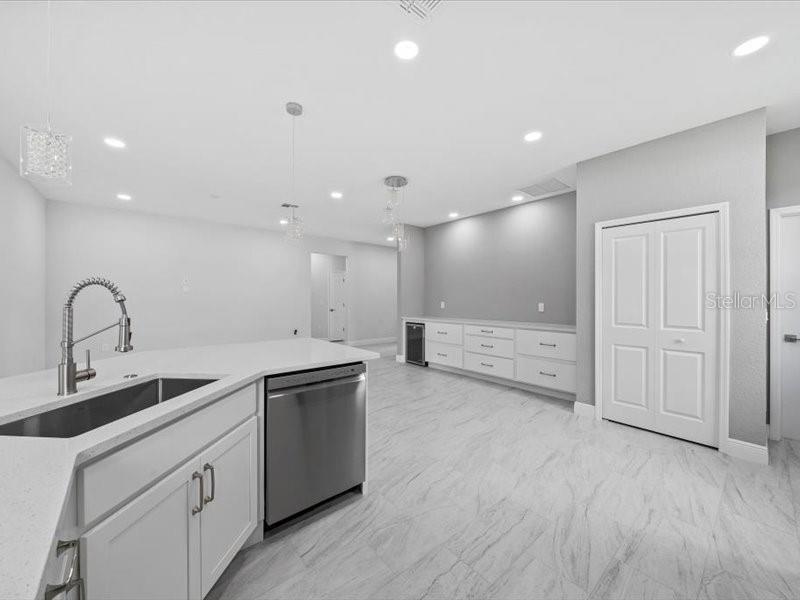 Image 6 of 24 For 3350 Nancy Street W
