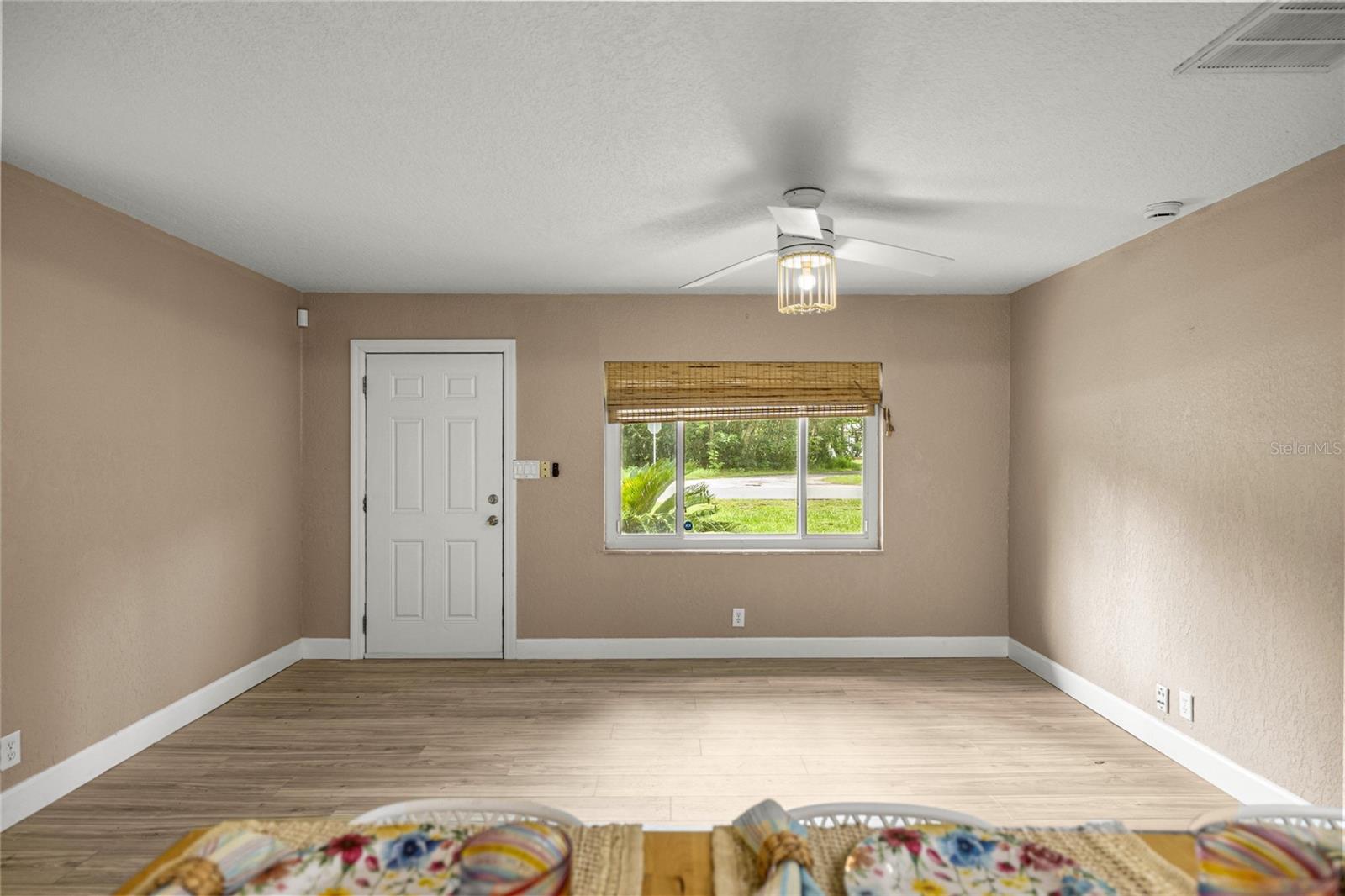 Listing photo id 9 for 2021 13th Avenue