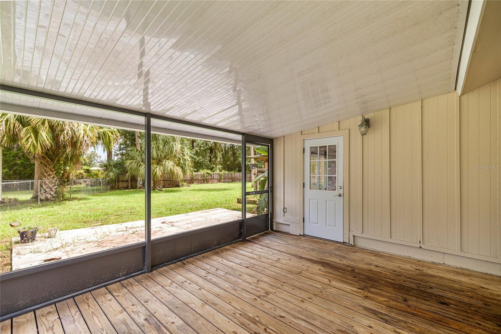 Listing photo id 22 for 2021 13th Avenue
