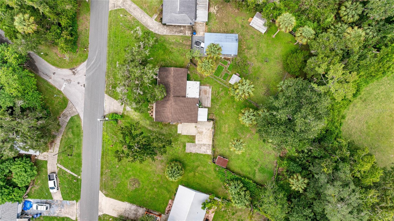 Listing photo id 30 for 2021 13th Avenue