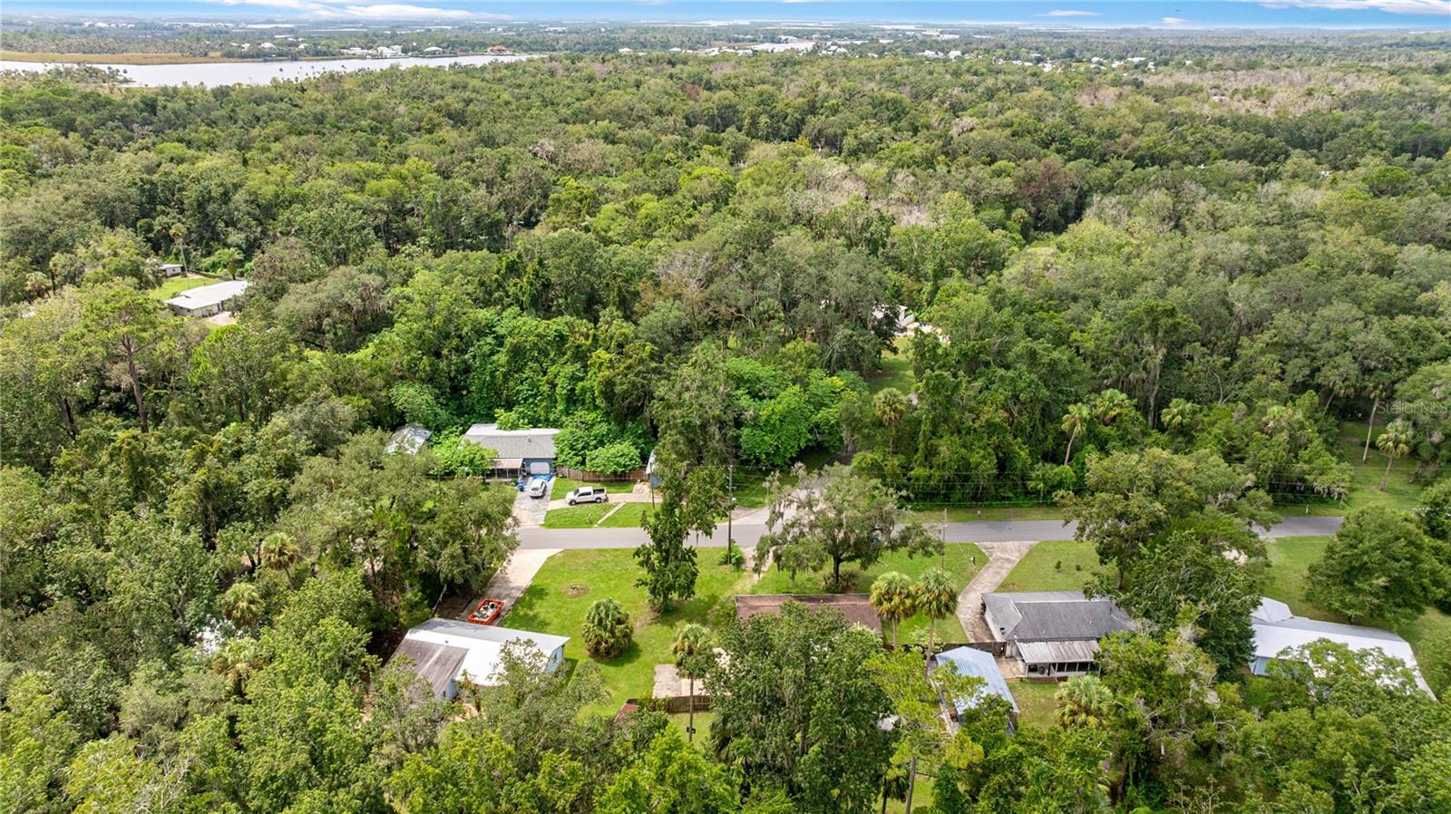 Listing photo id 32 for 2021 13th Avenue