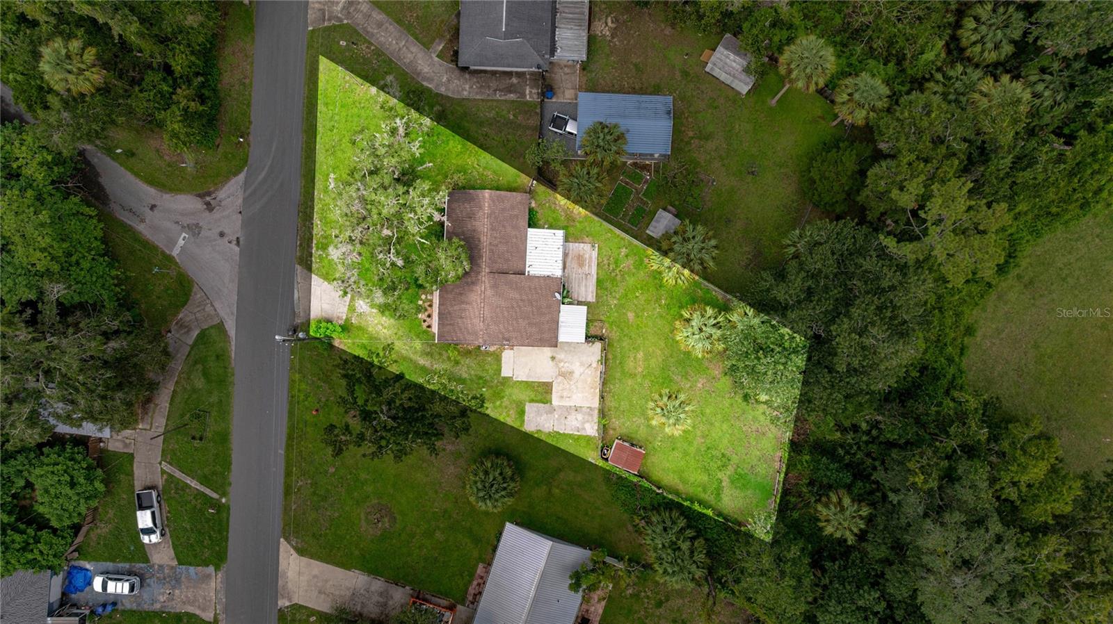 Listing photo id 34 for 2021 13th Avenue