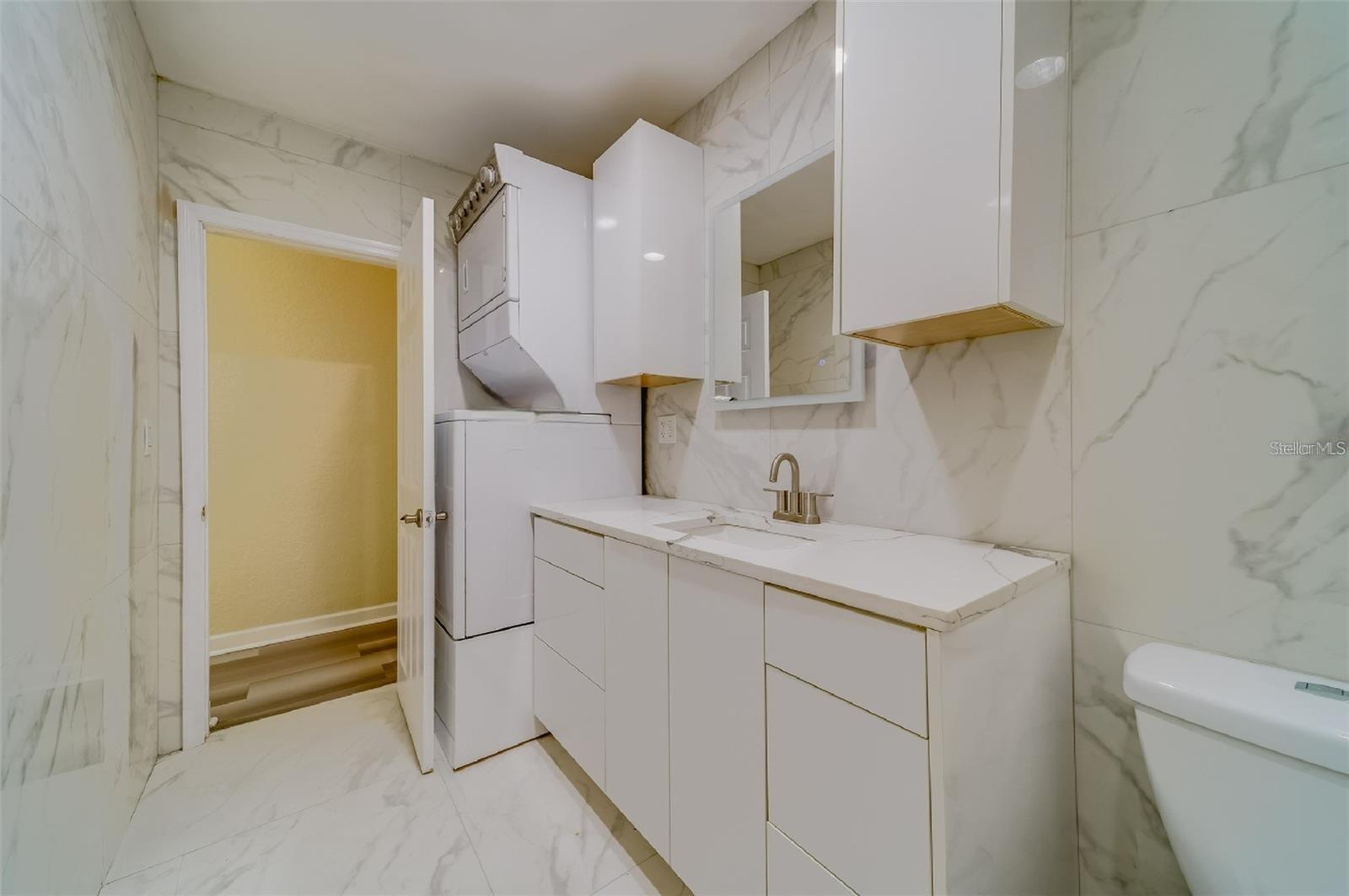 Image 11 of 15 For 1275 Cleveland Street B