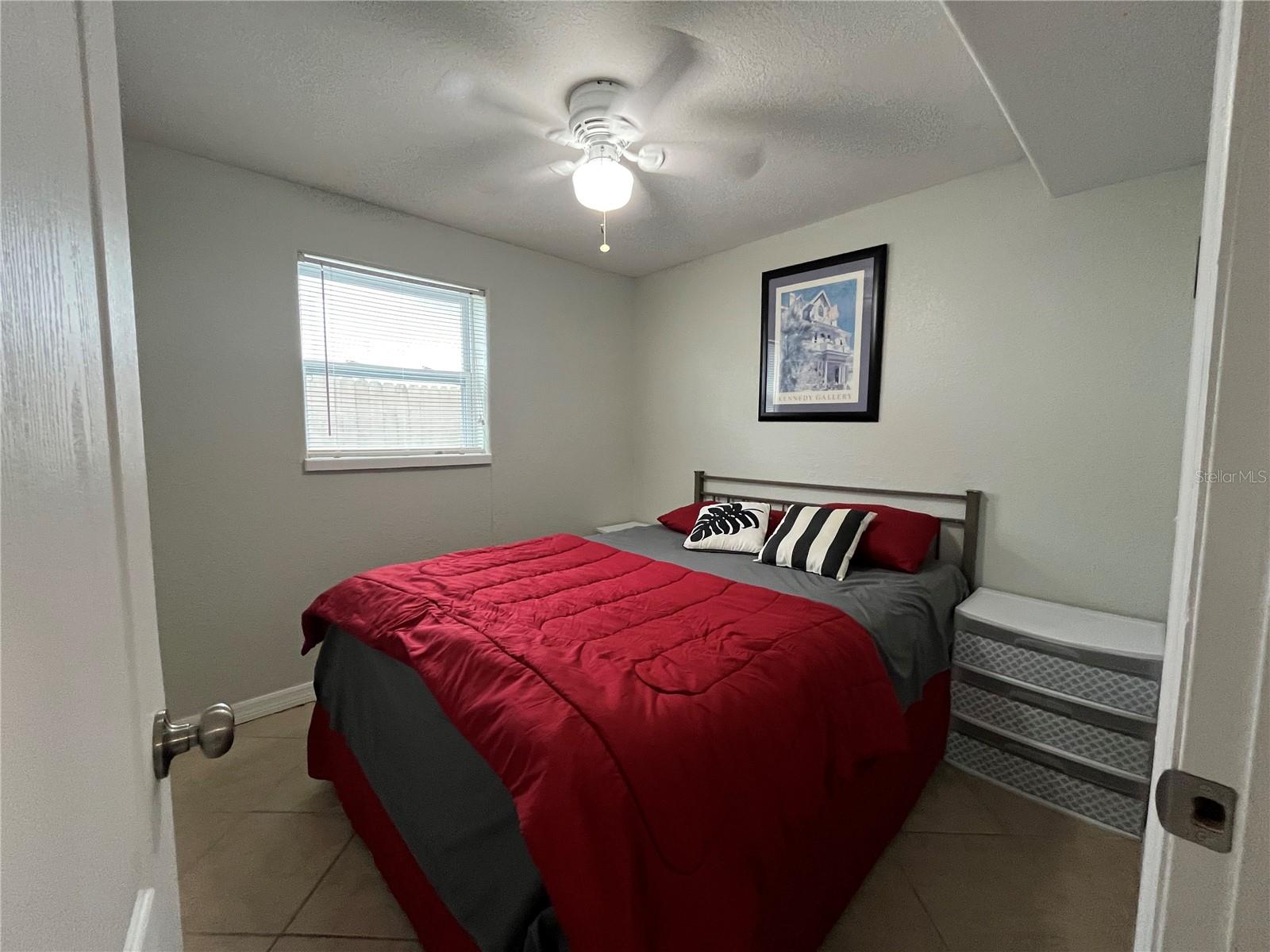 Image 11 of 23 For 14982 Edgewater Circle