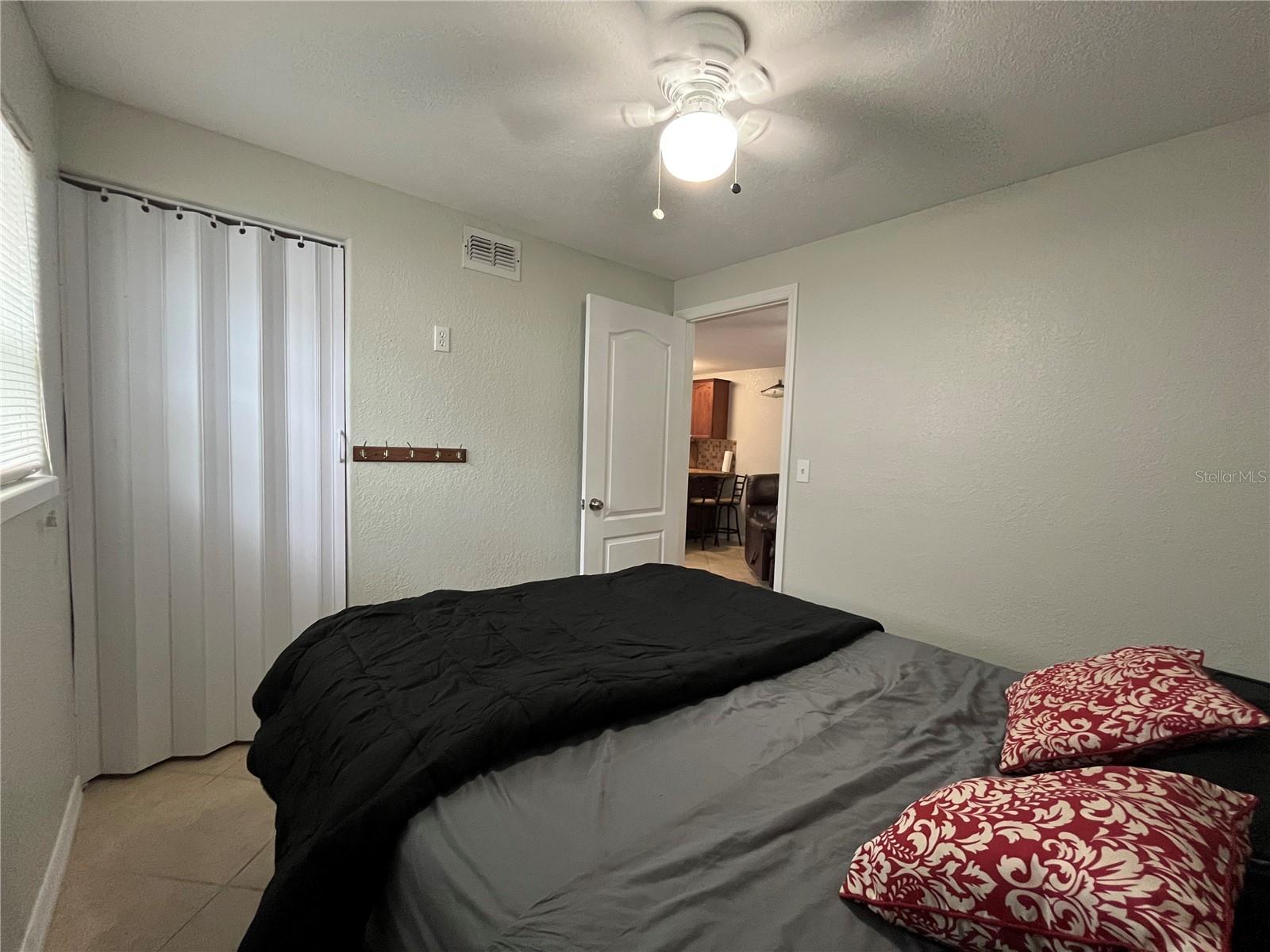 Image 15 of 23 For 14982 Edgewater Circle