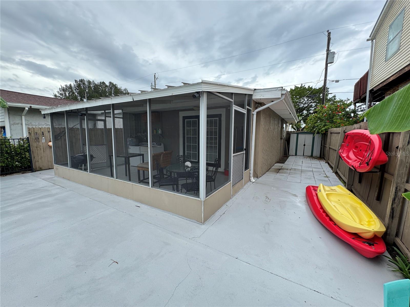 Image 20 of 23 For 14982 Edgewater Circle