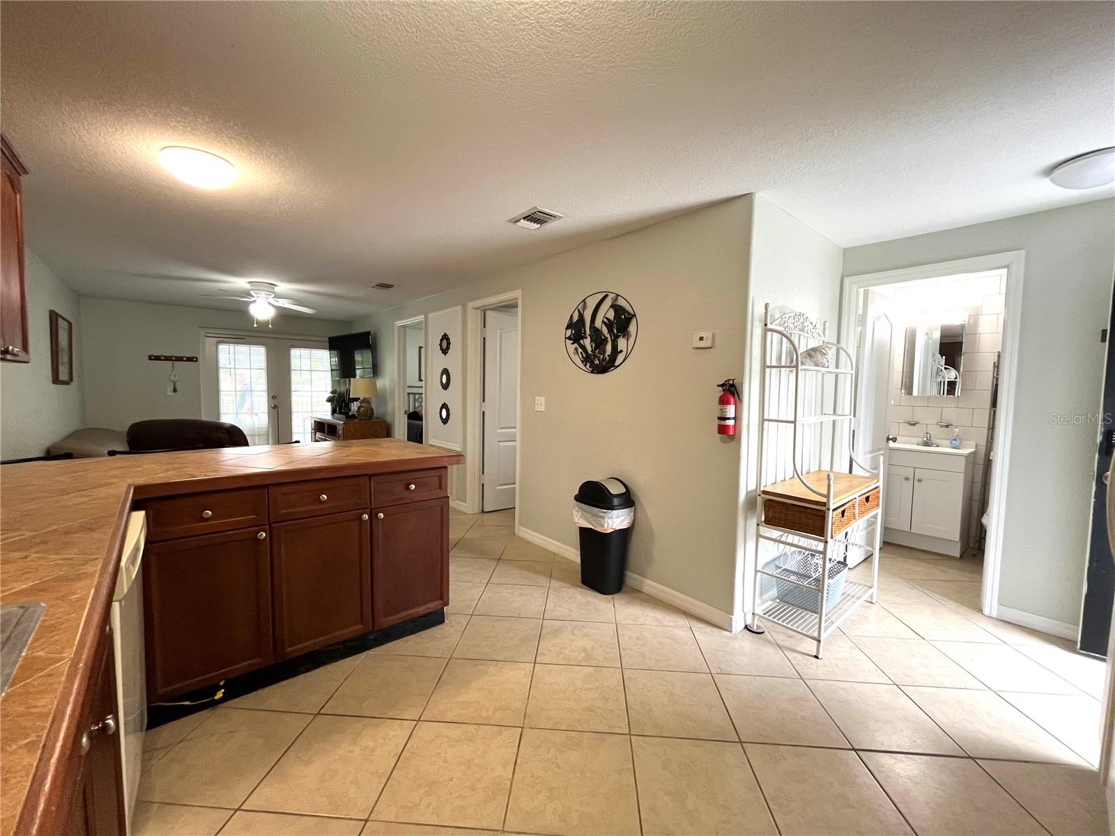 Image 6 of 23 For 14982 Edgewater Circle
