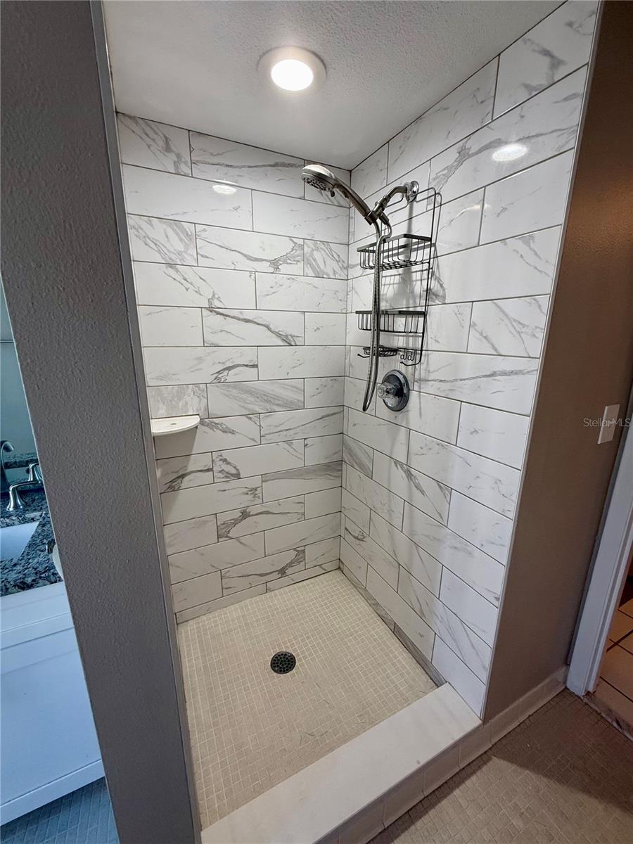 Image 13 of 34 For 855 Bayway Boulevard 404