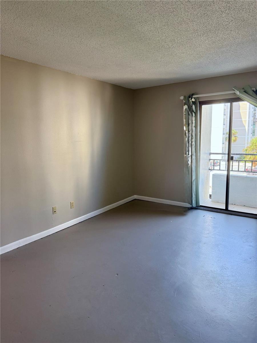 Image 15 of 34 For 855 Bayway Boulevard 404