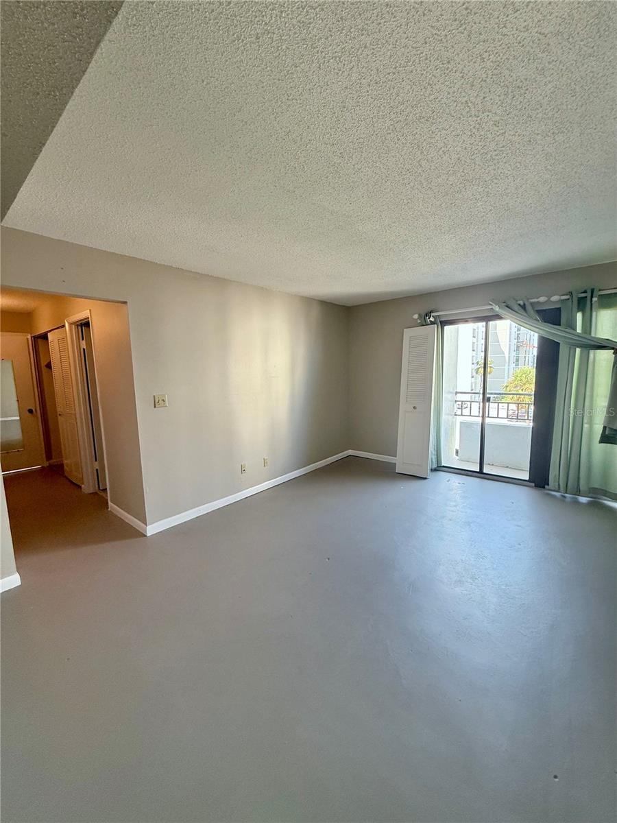 Image 16 of 34 For 855 Bayway Boulevard 404