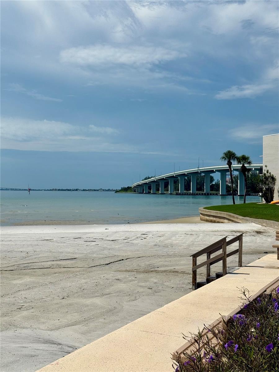 Image 4 of 34 For 855 Bayway Boulevard 404