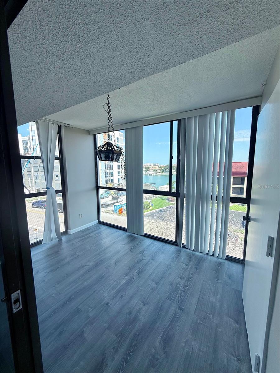 Image 9 of 34 For 855 Bayway Boulevard 404