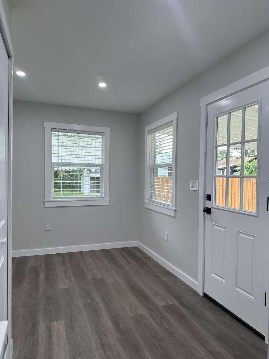 Image 10 of 23 For 4110 42nd Avenue N
