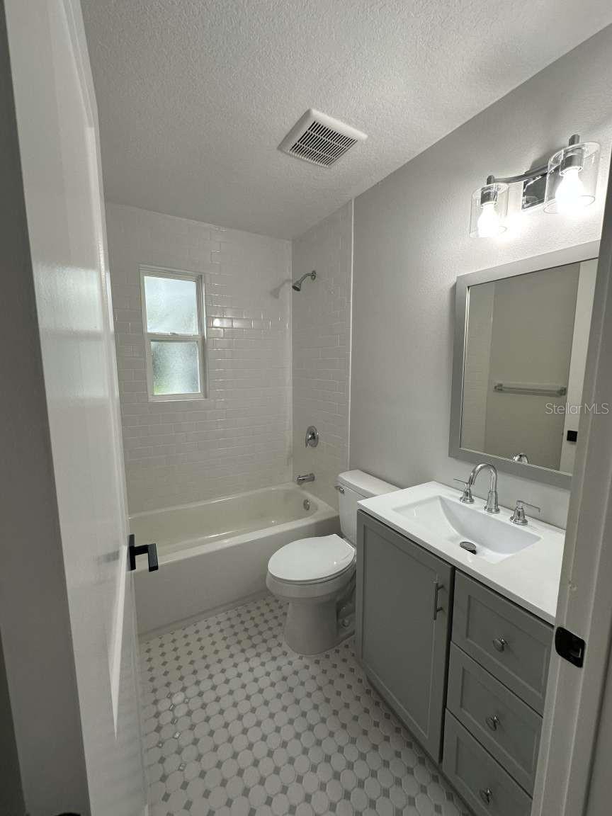 Image 18 of 23 For 4110 42nd Avenue N