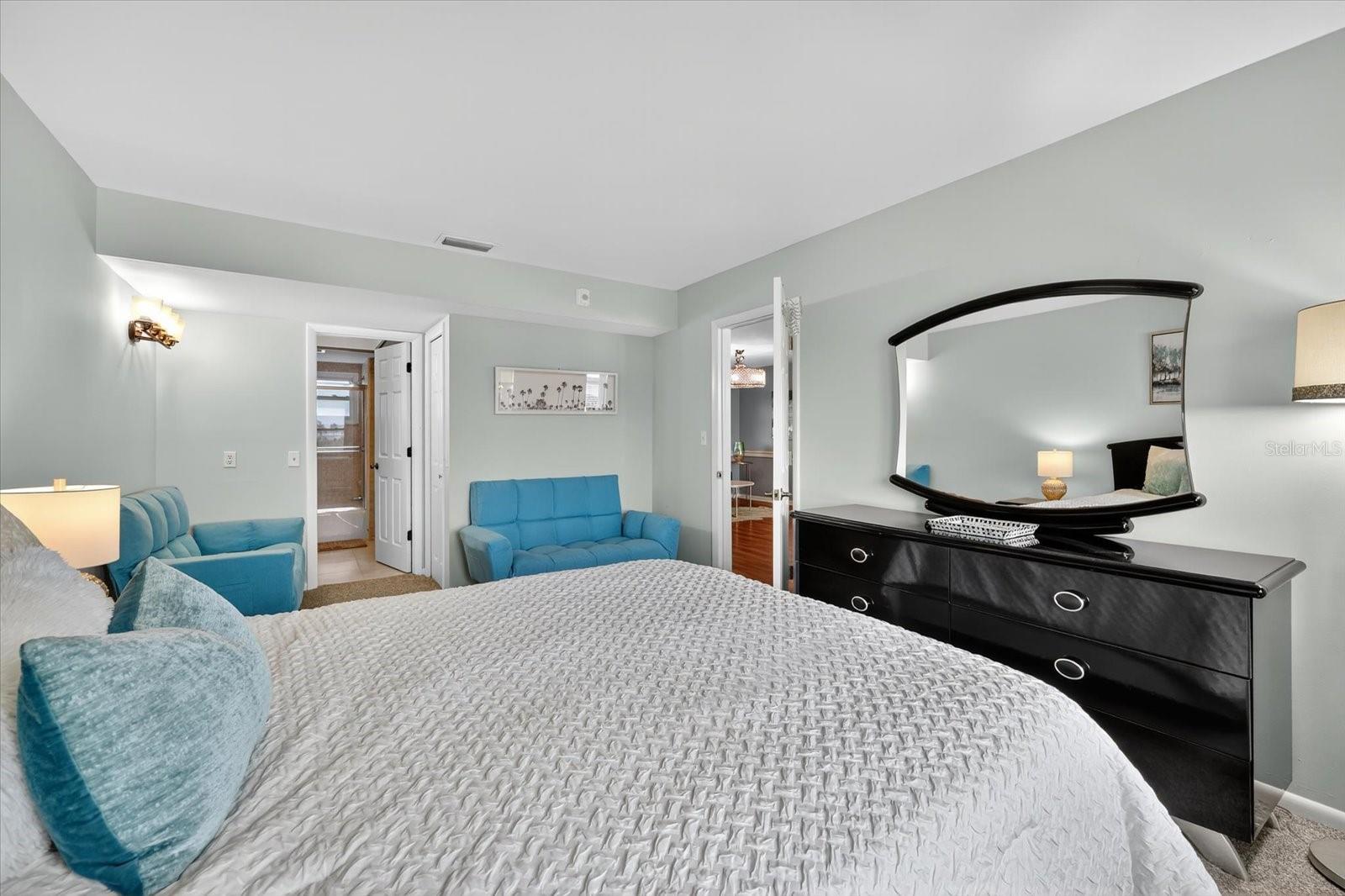 Image 21 of 36 For 5020 Brittany Drive S 322