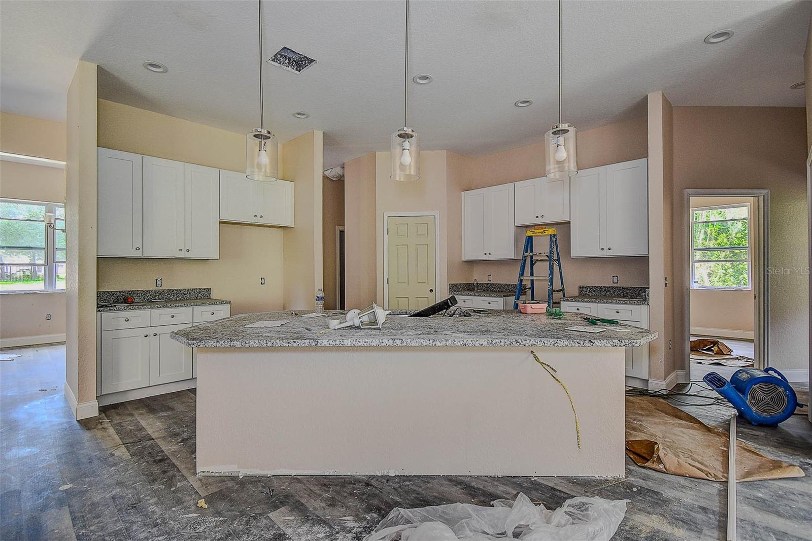Image 10 of 41 For 6320 Woodhaven Drive