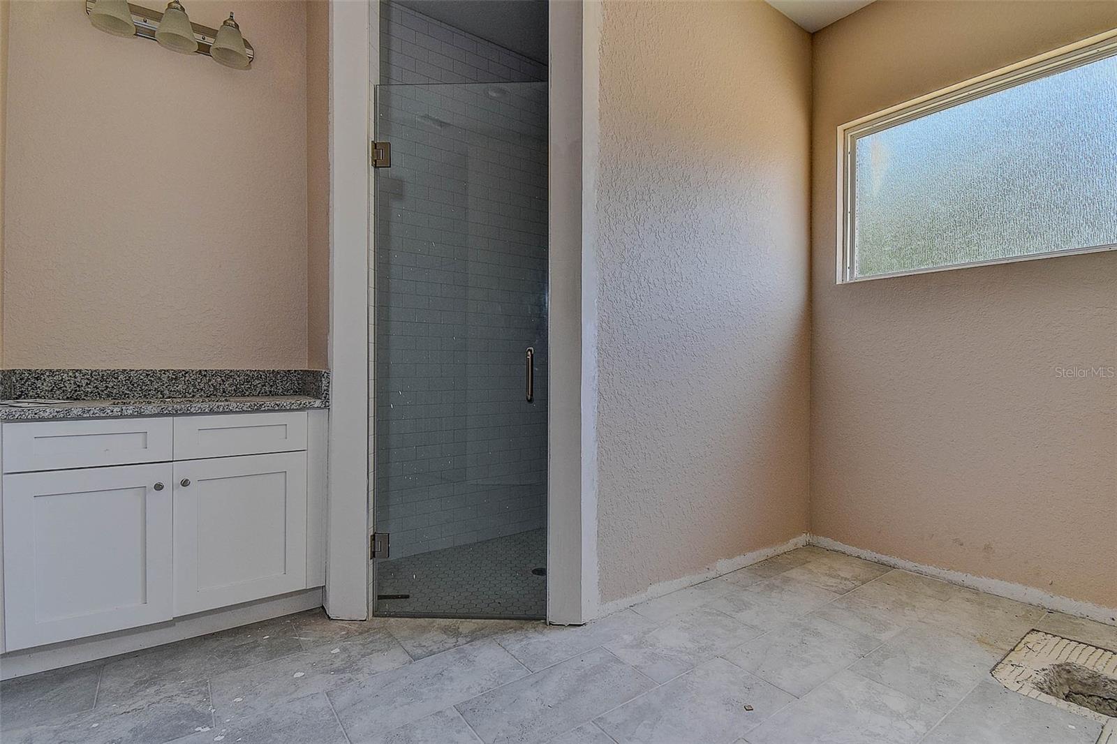 Image 18 of 41 For 6320 Woodhaven Drive