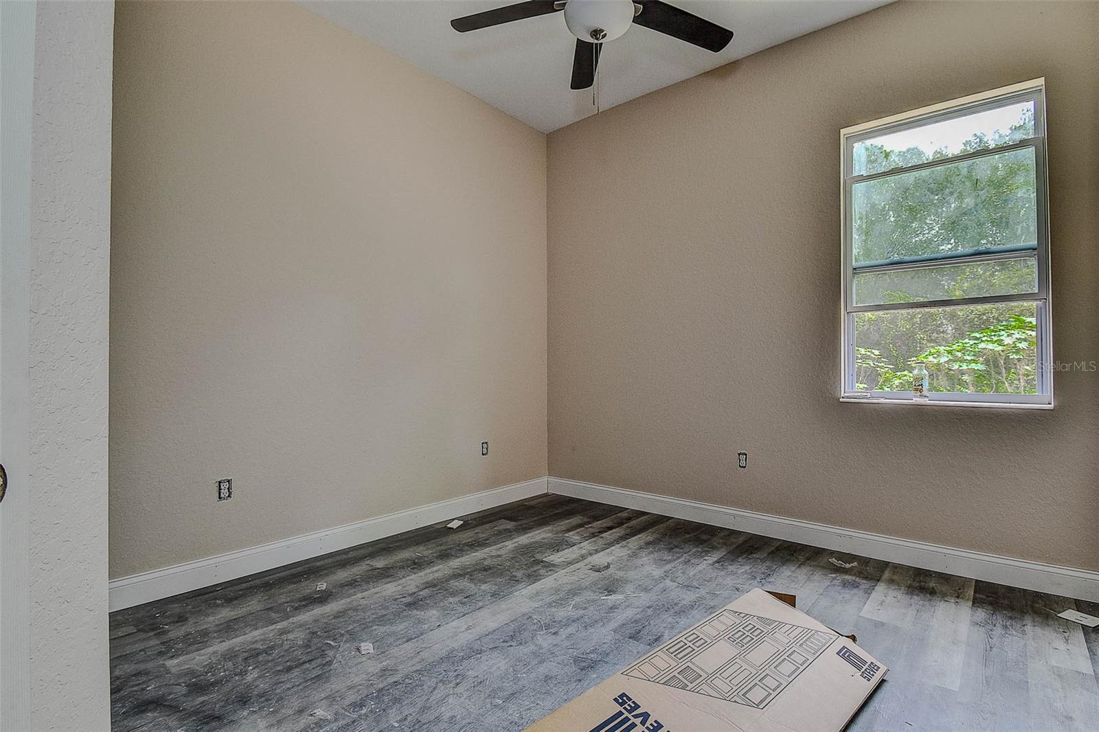 Image 20 of 41 For 6320 Woodhaven Drive