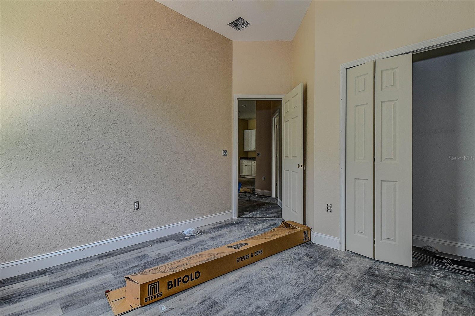 Image 21 of 41 For 6320 Woodhaven Drive
