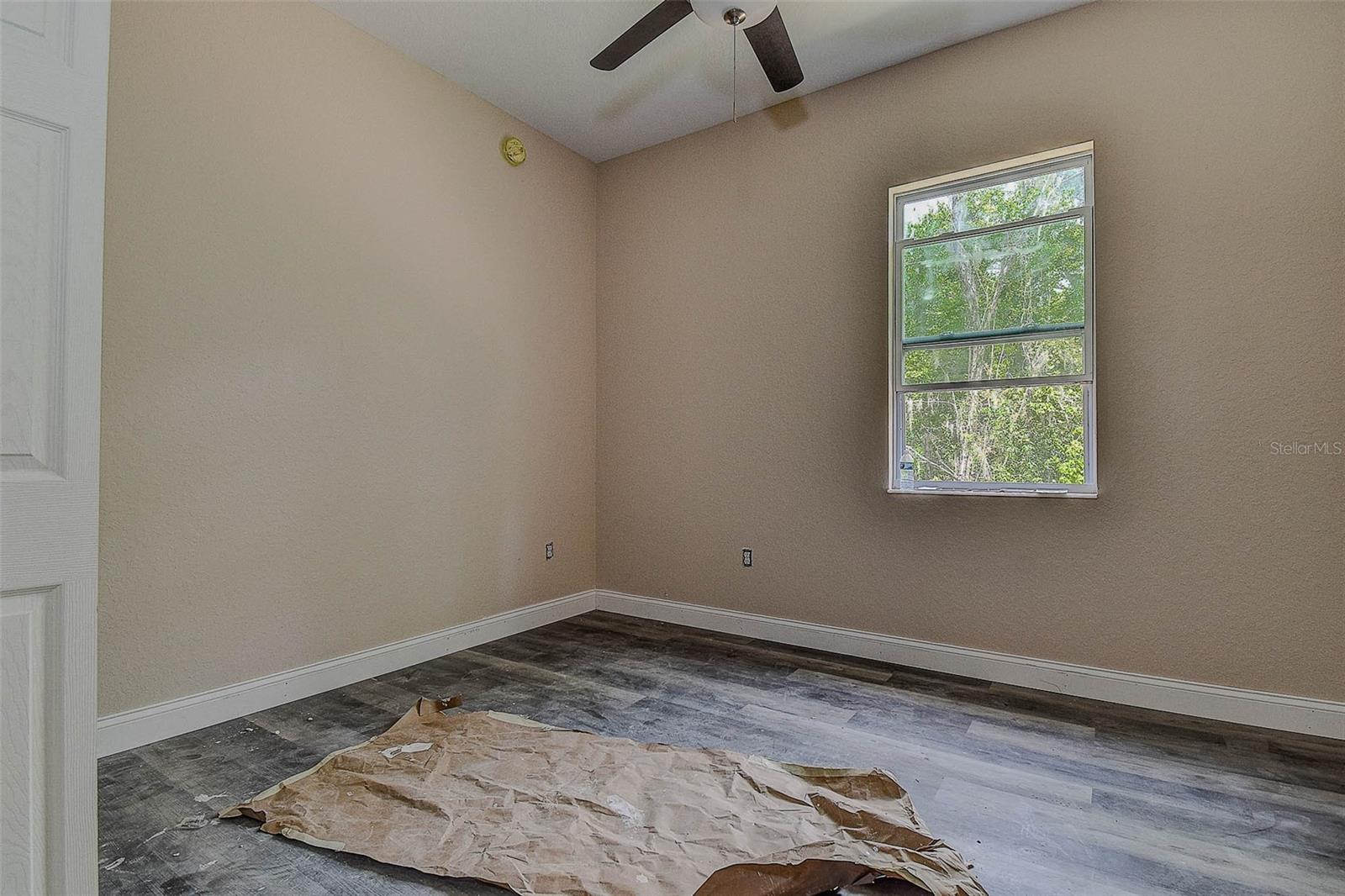 Image 22 of 41 For 6320 Woodhaven Drive
