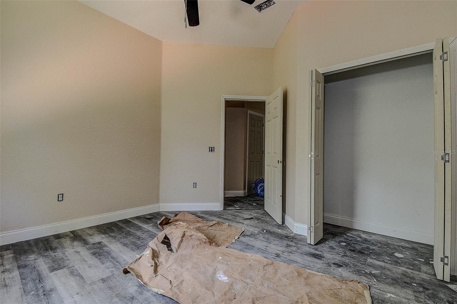 Image 23 of 41 For 6320 Woodhaven Drive