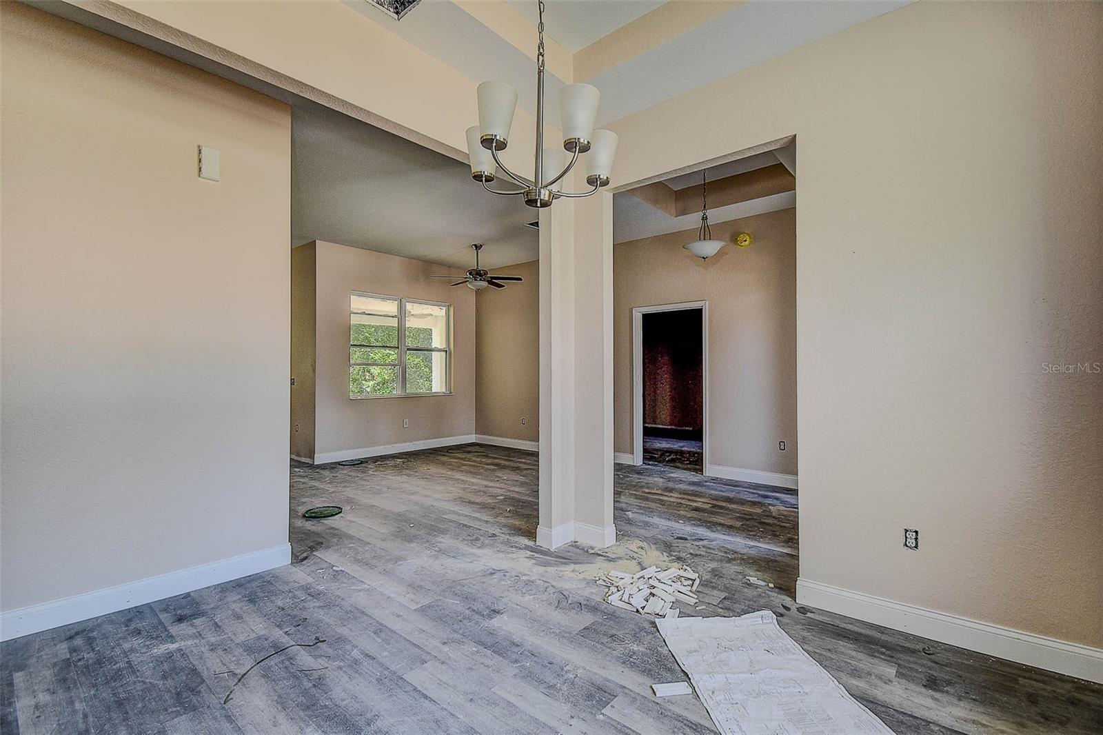 Image 8 of 41 For 6320 Woodhaven Drive