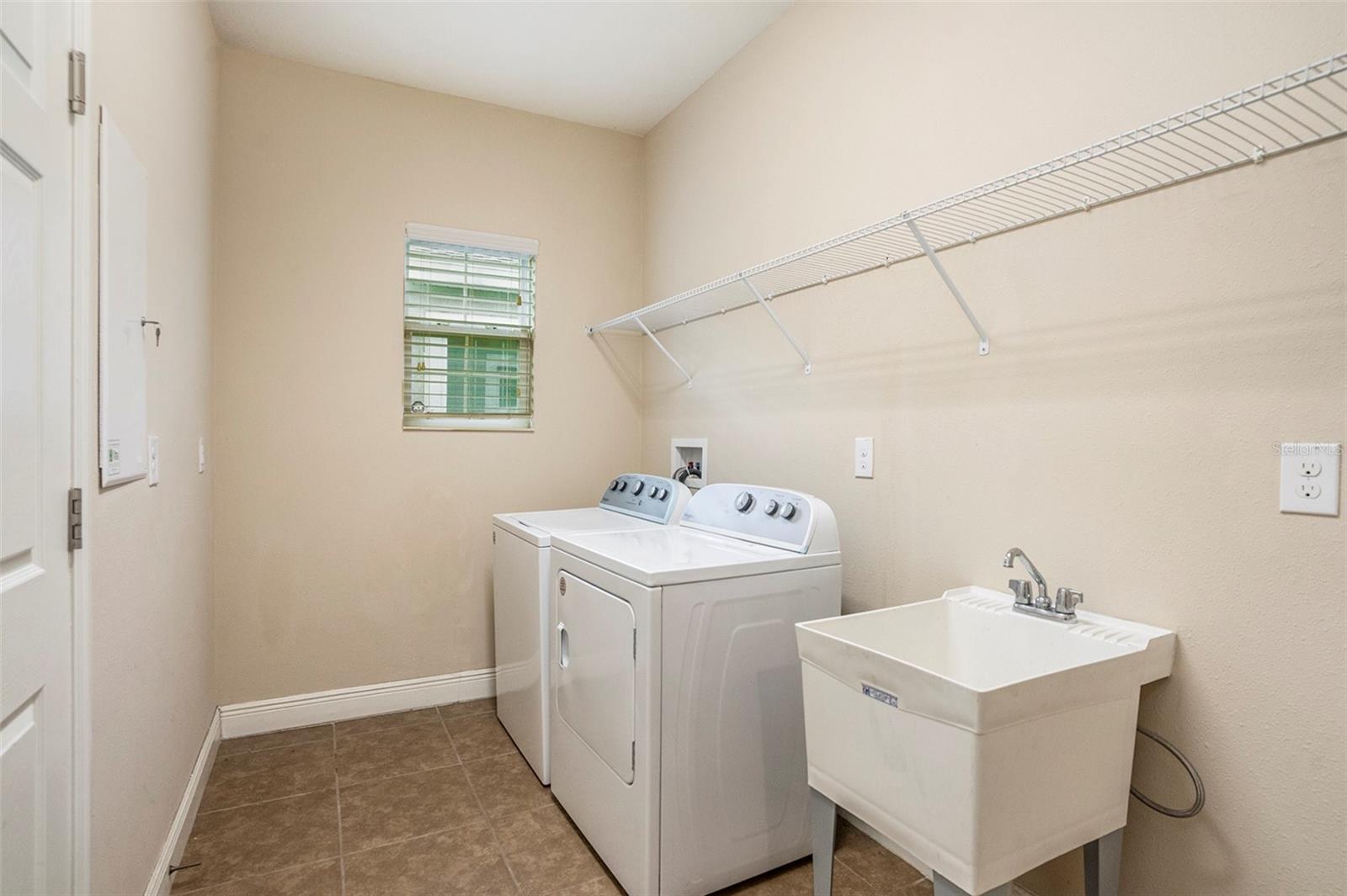 Image 8 of 13 For 812 Viscount Street