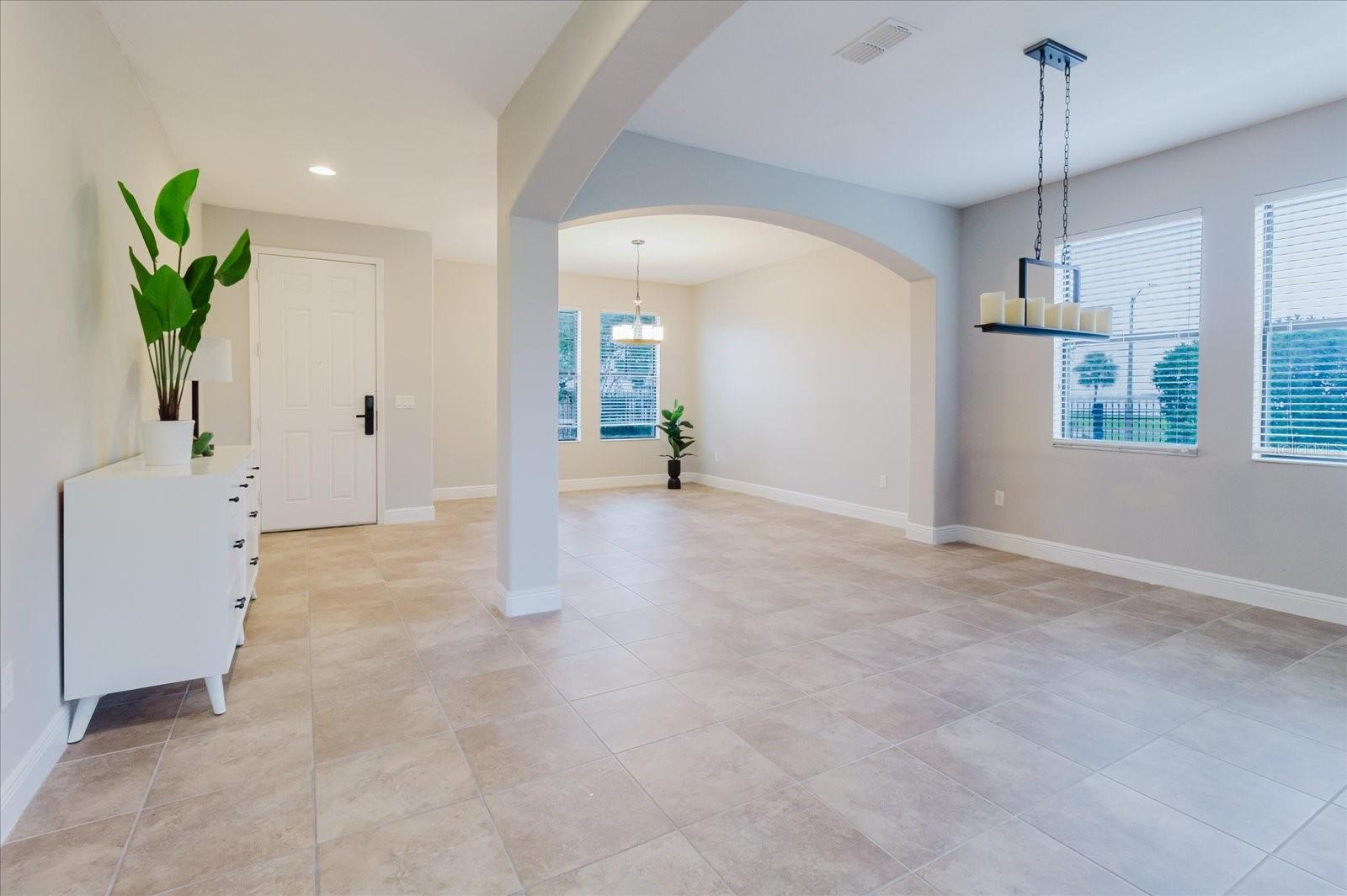 Image 4 of 70 For 1389 Heritage Landings Drive