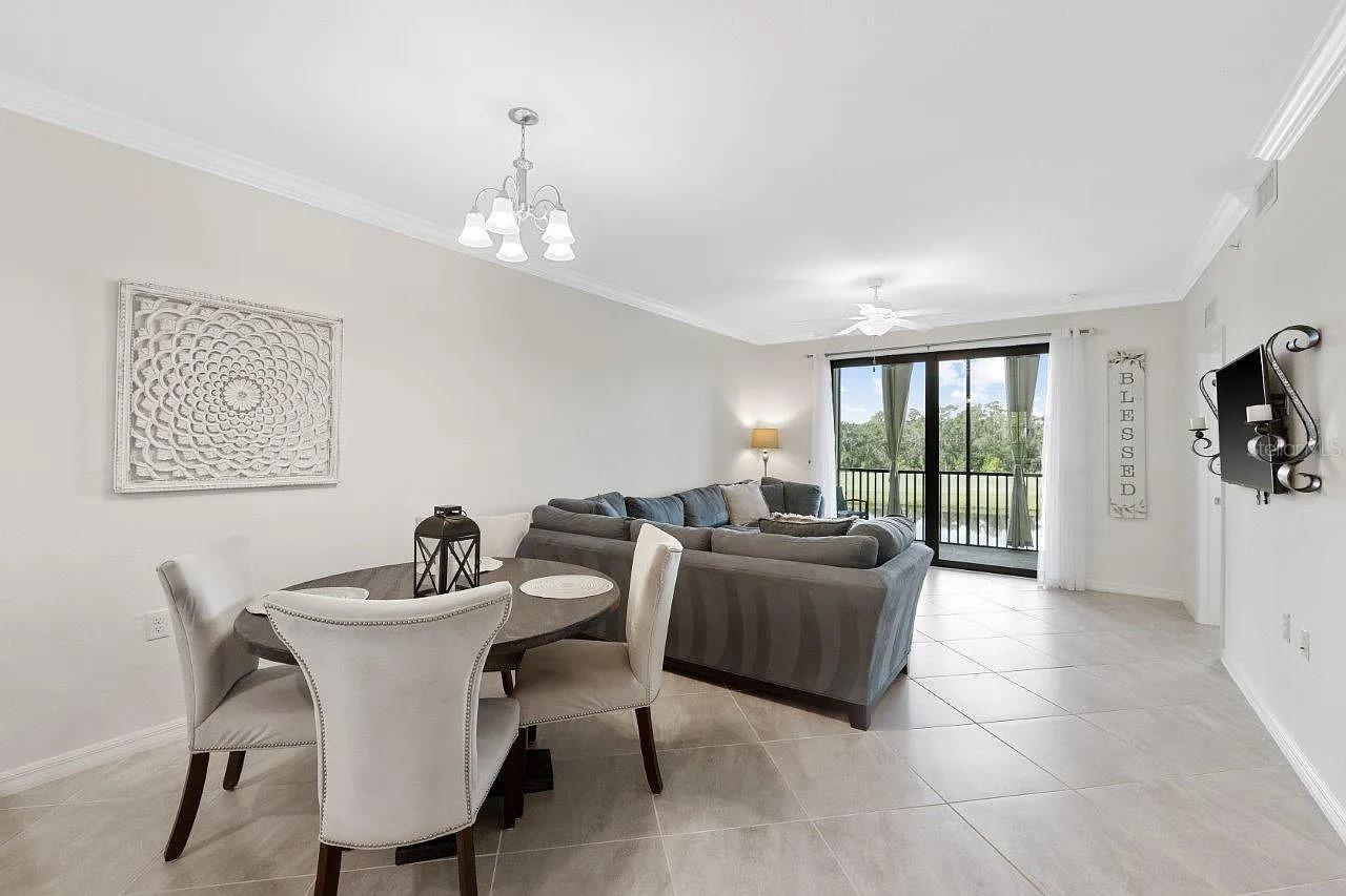 Image 11 of 55 For 17724 Gawthrop Drive 204