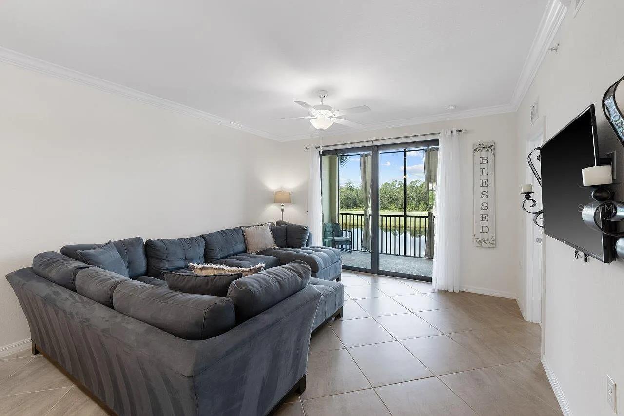 Image 12 of 55 For 17724 Gawthrop Drive 204