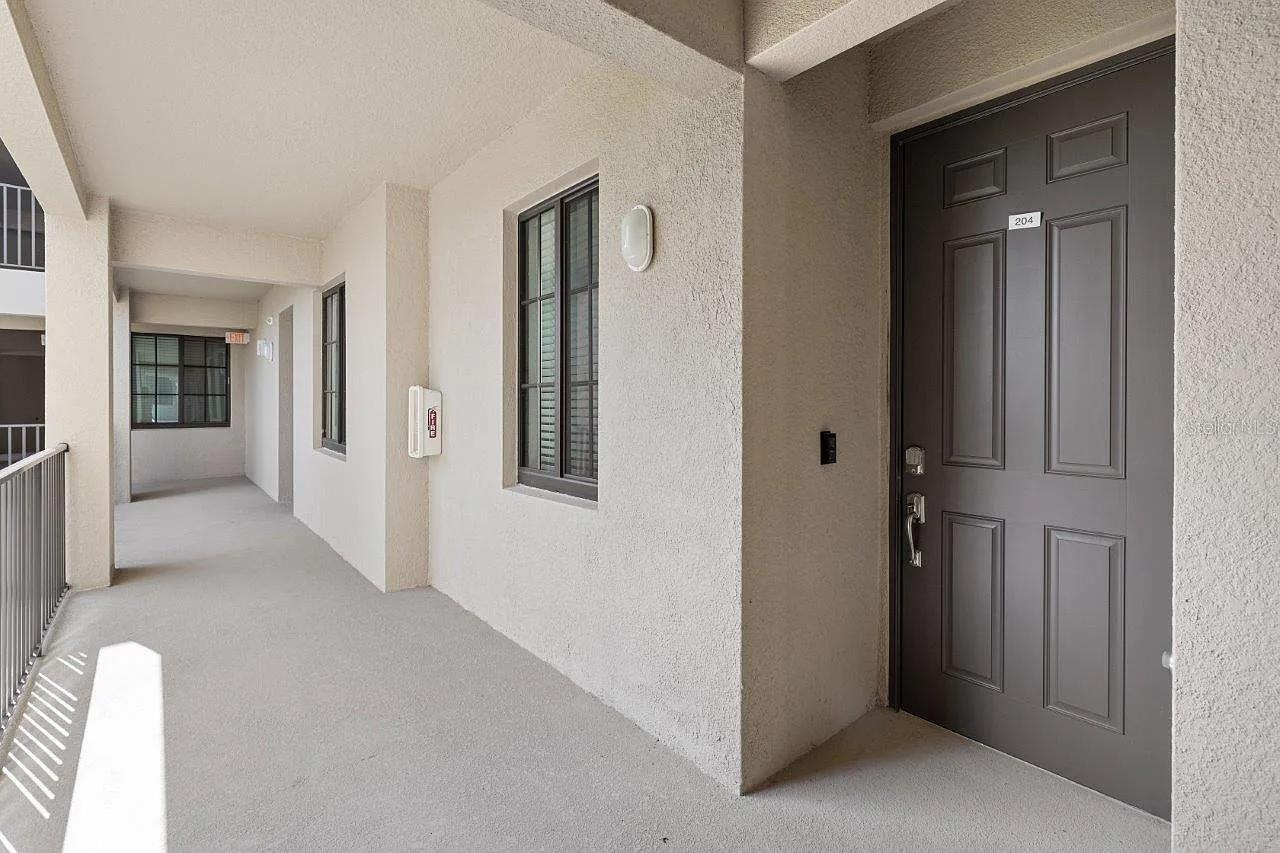 Image 34 of 55 For 17724 Gawthrop Drive 204