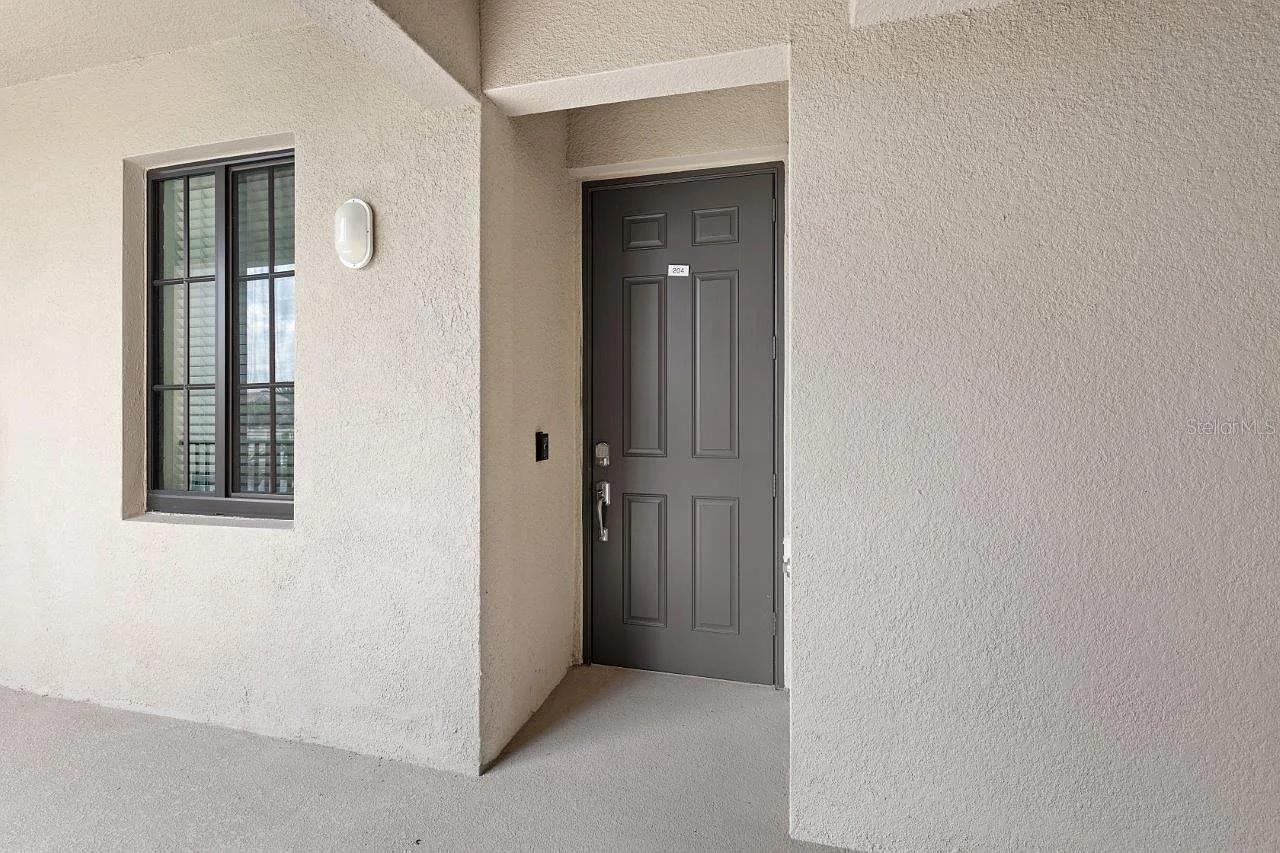 Image 35 of 55 For 17724 Gawthrop Drive 204