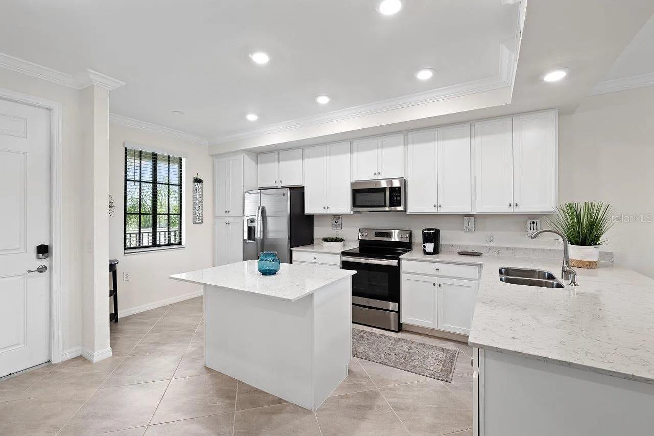Image 8 of 55 For 17724 Gawthrop Drive 204