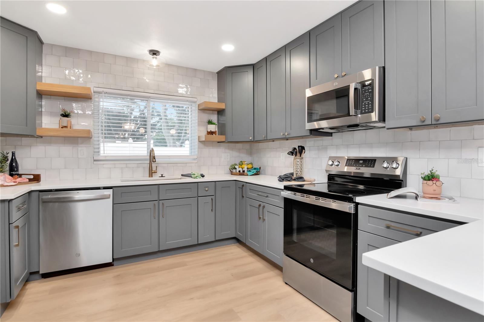 Image 13 of 50 For 2724 66th Terrace S