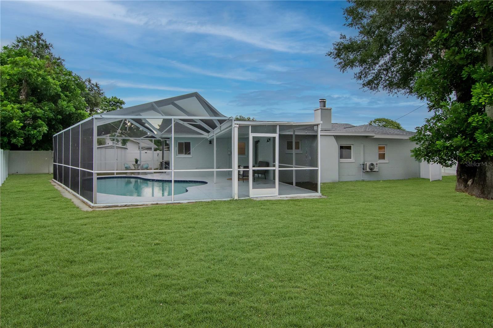 Image 43 of 50 For 2724 66th Terrace S