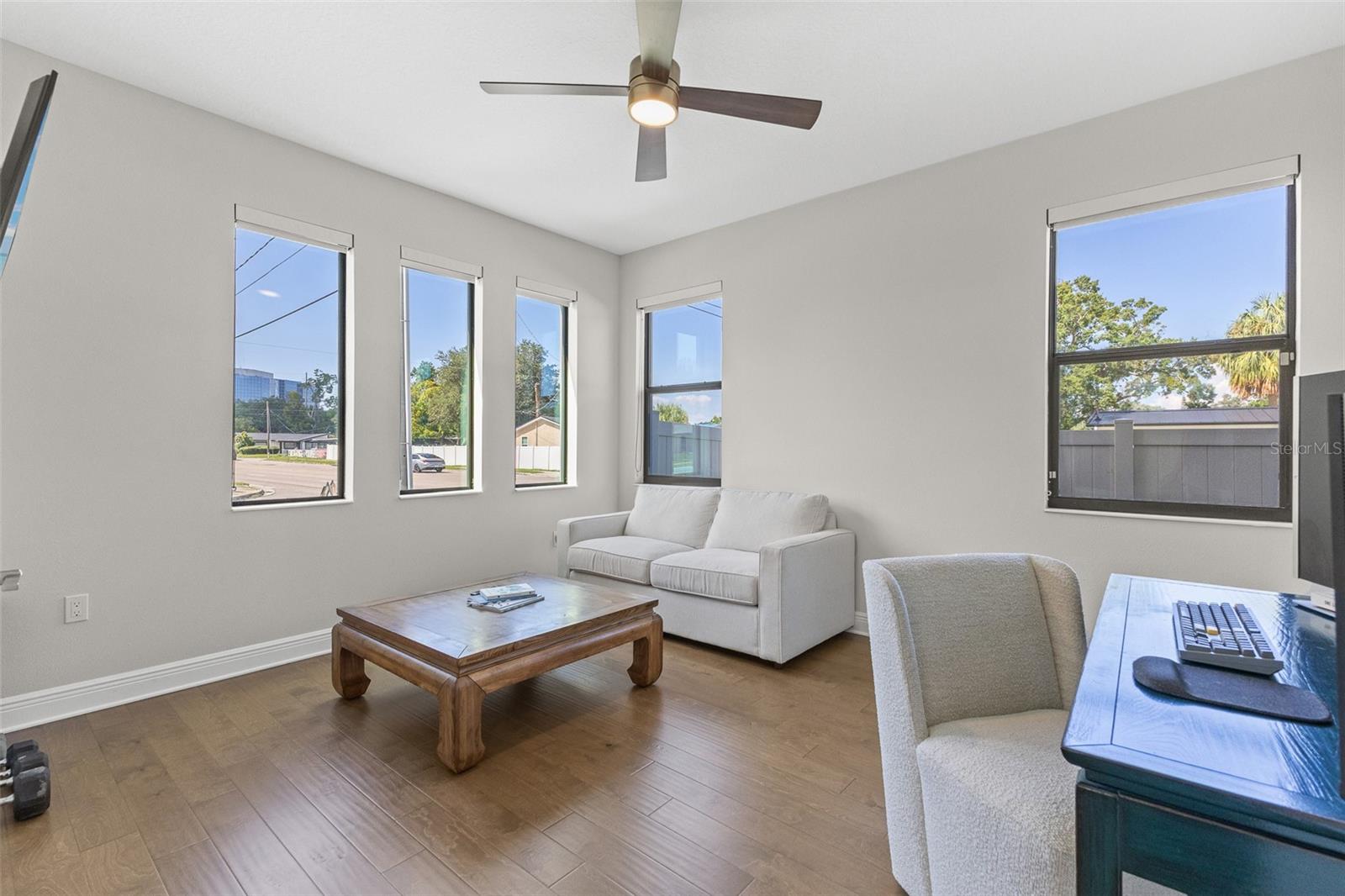 Image 19 of 38 For 4123 La Salle Street
