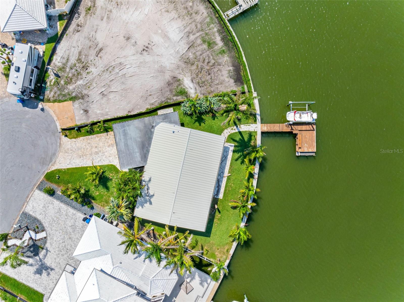 Image 10 of 19 For 493 Bath Club Boulevard N